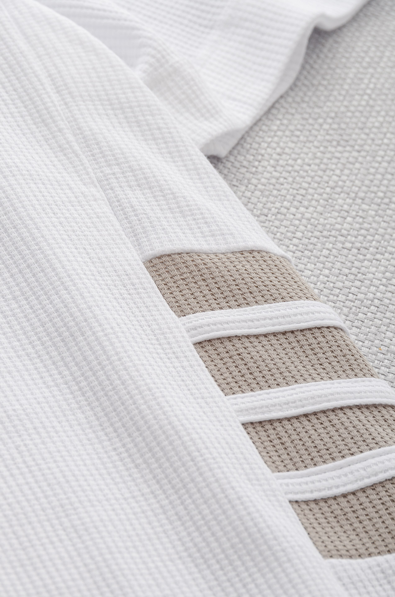 TB -2025ss 会呼吸的面料100%匹马棉胸前标志性装饰华夫格肌理感男士圆领短袖T恤衫#面料精选生