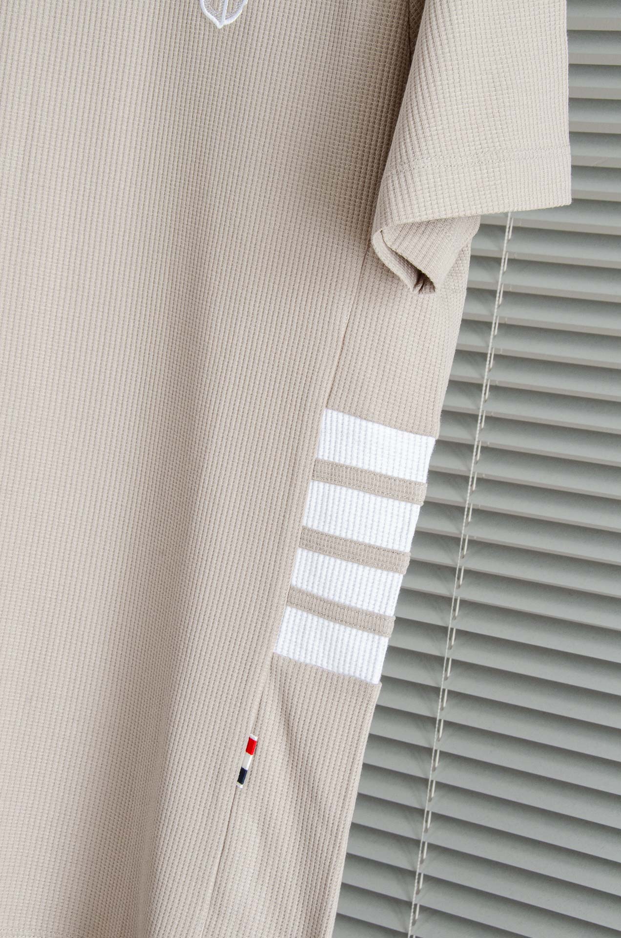 New# TB -2025ss 会呼吸的面料100%匹马棉胸前标志性刺绣装饰华夫格肌理感男士圆领短袖T恤