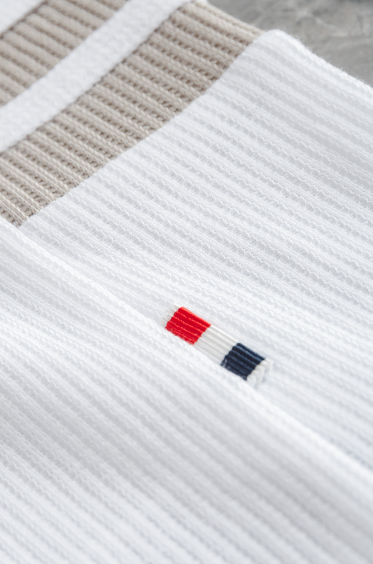 New# TB -2025ss 会呼吸的面料100%匹马棉胸前标志性刺绣装饰华夫格肌理感男士圆领短袖T恤