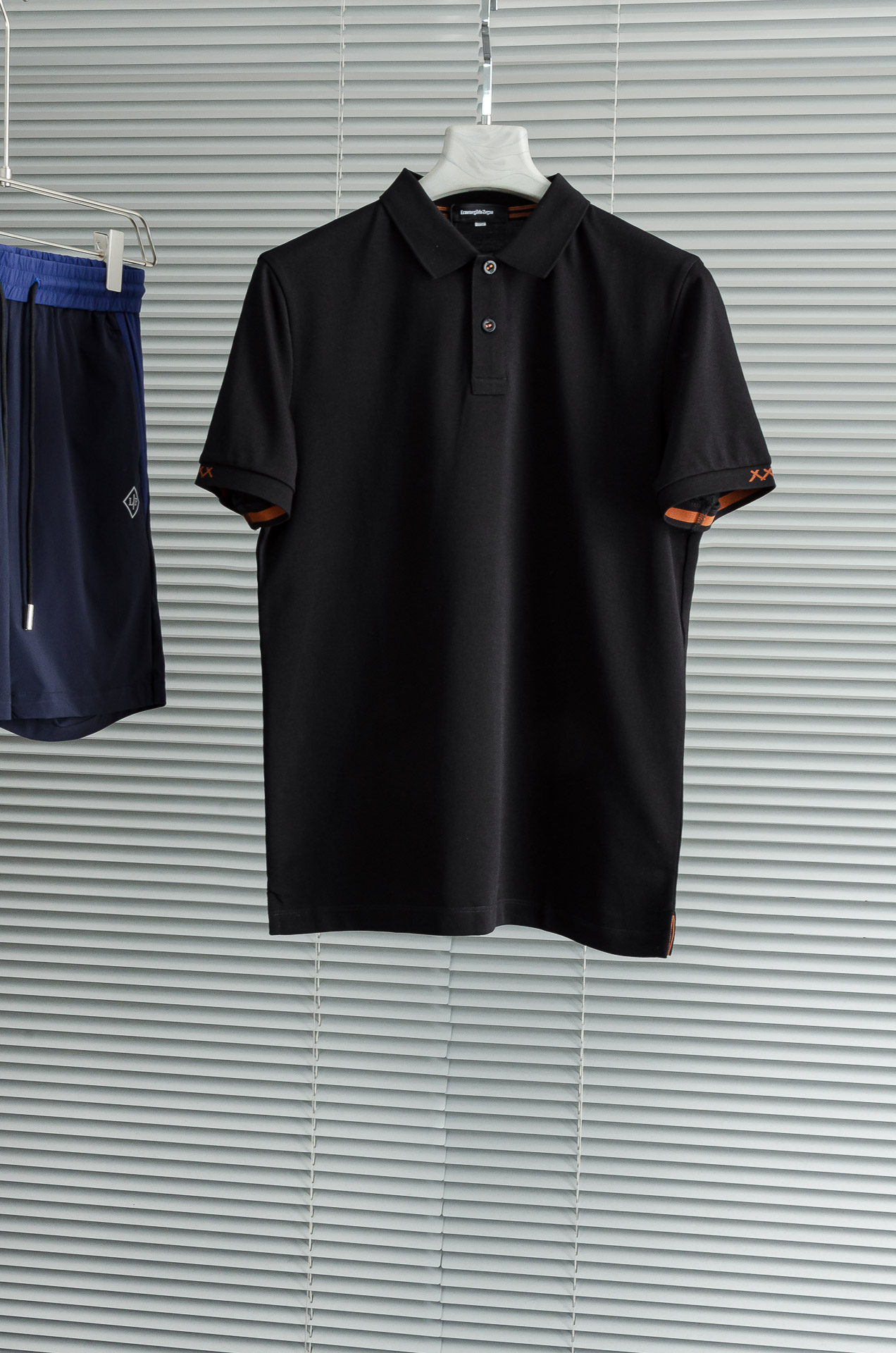 NO:626108,New# Zeg*na Ermenegildo Zegna // Men's business casual solid color lapel short-sleeved POLO shirt # Imported 62 cotton + 38 polyester fiber fabrics, selected from the finest long-staple cotton raw materials, the fabric properties are all excellent, the mesh structure is delicate and natural, after washing, the texture becomes more friendly, the comfort and breathability are perfect, the tactile experience is self-evident, the ultimate luxury enjoyment!  The details are exquisite and the appearance is perfect, showing the craftsmanship everywhere, the fashionable two-button placket, the upper body is full of temperament, elegant and capable, with both style and style, a POLO shirt with excellent versatility and wearability! Size 48-56 M-3XL,,zegna,T-shirt,alexander wang19860909New#  Zeg*na 杰尼亚//男士商务休闲纯色翻领短袖POLO衫#客供进口62棉+38聚酯纤维面料,甄选上等长绒棉花原料,面料属性皆为上乘,网眼结构细腻自然,经过水洗后,肌理变得更具亲和力,舒适性与透气性完美兼备,触感体验不言而喻,奢华极致享受！细节精致出挑,品相完美如斯,处处彰显出匠心工艺,时尚二扣开合门襟,上身满满的气质感,优雅且干练,型格兼具,百搭实穿性极好的一款POLO衫! 尺码48-56 M-3XL,,zegna,T-shirt,alexander wang,Men's clothing