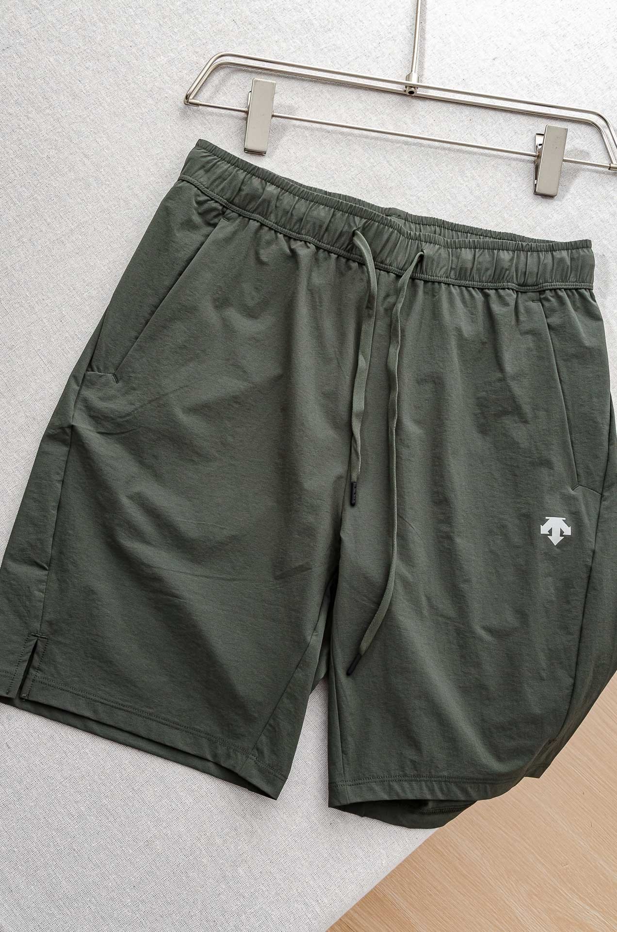迪桑特 /25冰丝尼龙四面弹力松紧抽绳腰头男士直筒休闲运动短裤#采用定制76%棉➕17%聚酯纤维➕