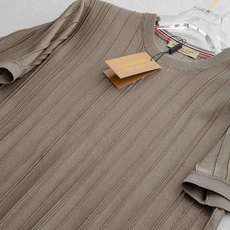 巴宝莉BURBERRY 2025ss春夏新品 男士针织圆领短袖衫!采用纤维超细与高弹的伊力特纱线织造而 巴宝莉BURBERRY 2025ss春夏新品 男士针织圆领短袖衫!采用纤维超细与高弹的伊力特纱线织造而