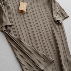 巴宝莉BURBERRY 2025ss春夏新品 男士针织圆领短袖衫!采用纤维超细与高弹的伊力特纱线织造而 巴宝莉BURBERRY 2025ss春夏新品 男士针织圆领短袖衫!采用纤维超细与高弹的伊力特纱线织造而