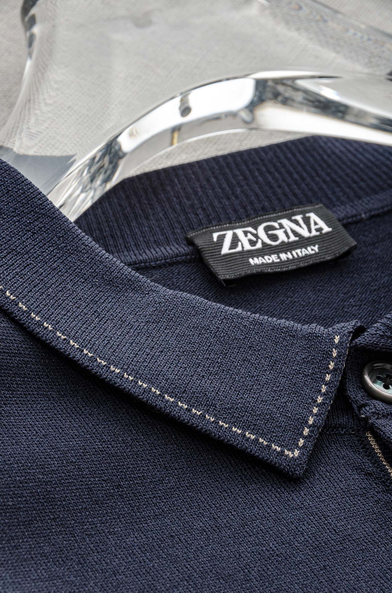 zeg#* na 2025ss春夏新品 男士针织翻领短袖衫！采用纤维超细与高弹的伊力特纱线织造而成，质感