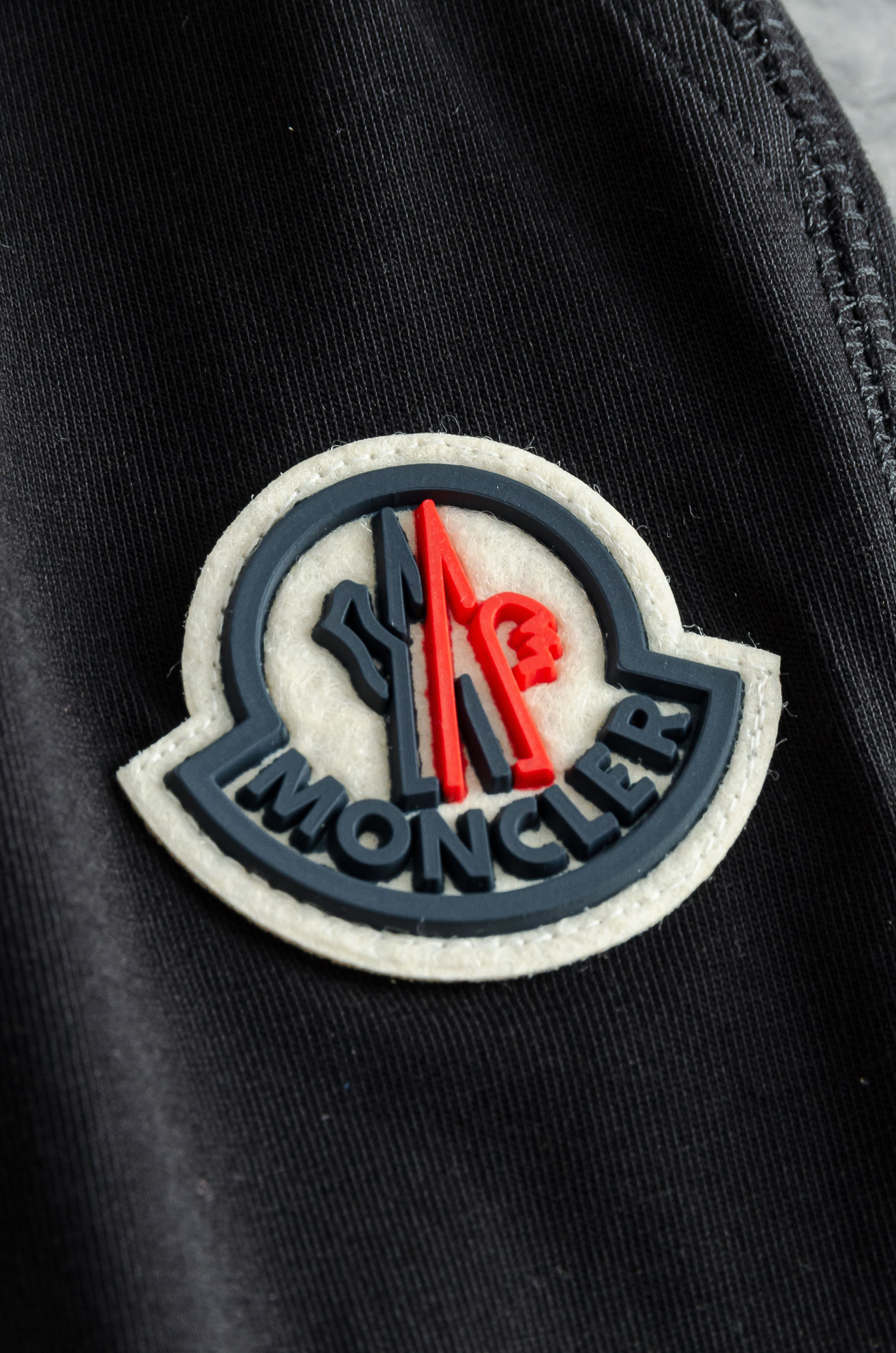 Moncler 2025 Spring Summer Logo Cotton Shorts: Recreational Form with Gold Brand Logo - 图片 6