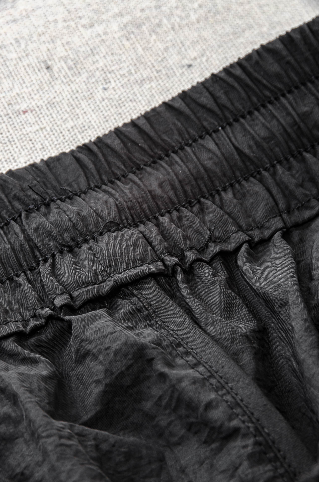Y-3 Ice Snylon Shorts: Lightweight, Breathable, Customized Fabric for Summer Comfort - 图片 6