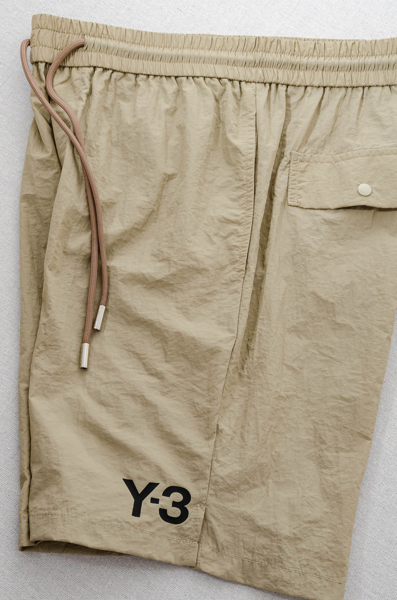 Y-3/25 Ice Snylon Shorts: Lightweight, Breathable, Customized Fabric for Summer Style - 图片 3