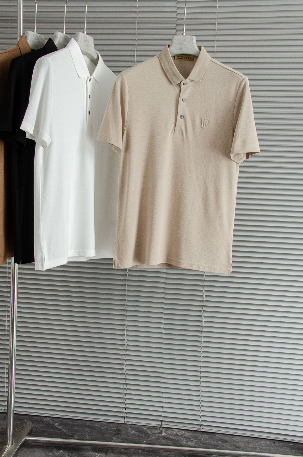 BBR 巴宝莉2025SS客供精梳棉+再生纤维素纤维网眼珠地丝光处理丝滑透气凉爽定织翻领男士商务休闲短袖