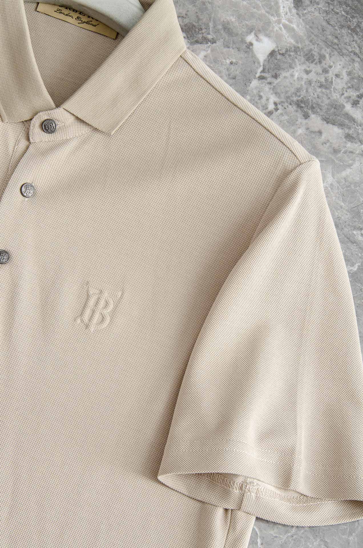 BBR 巴宝莉2025SS客供精梳棉+再生纤维素纤维网眼珠地丝光处理丝滑透气凉爽定织翻领男士商务休闲短袖