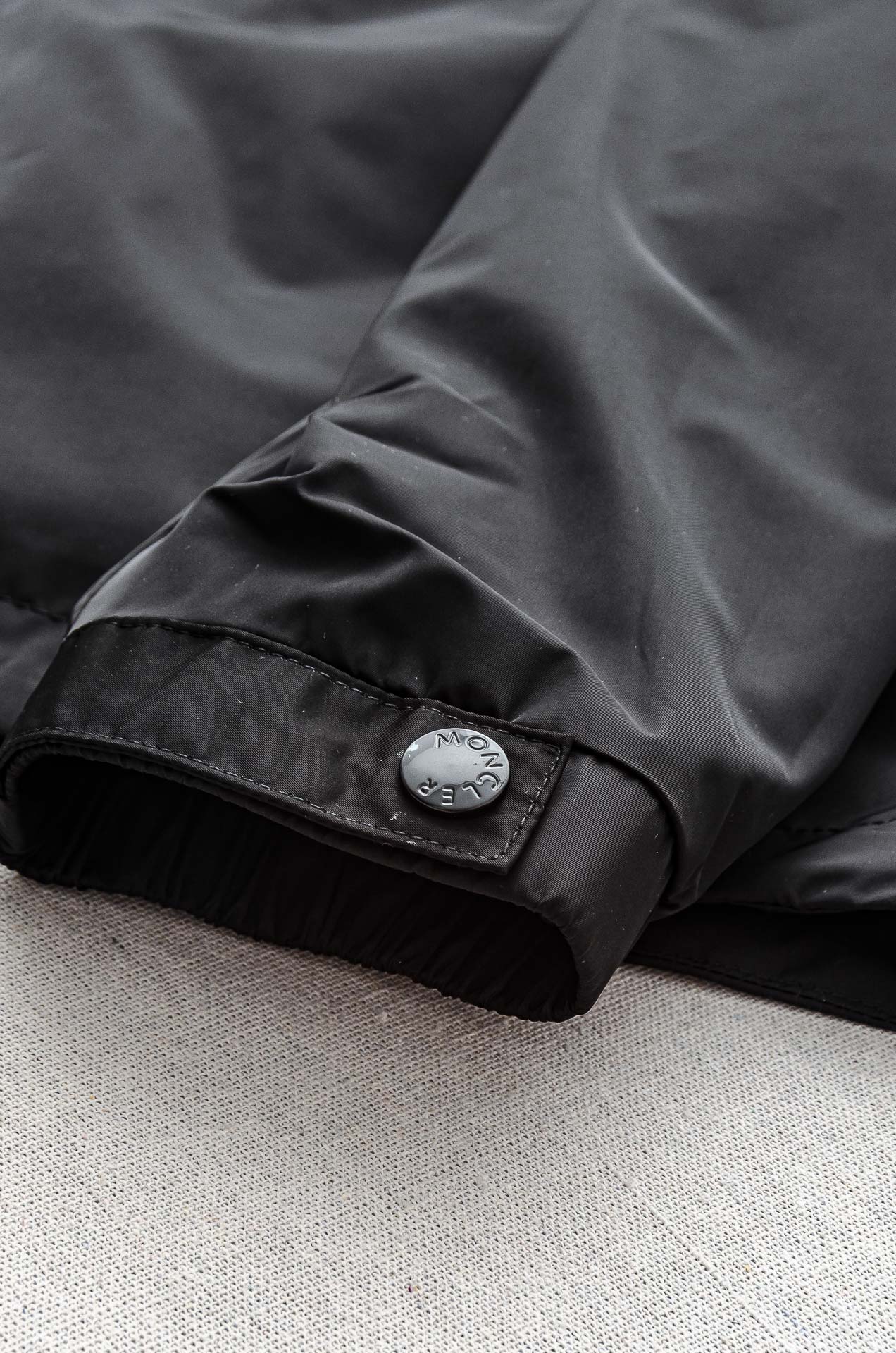 MONCLER 蒙口2025春季新品，连帽防水夹克外套，同步官网发售！原厂代工出品，该款夹克外层超柔聚酯