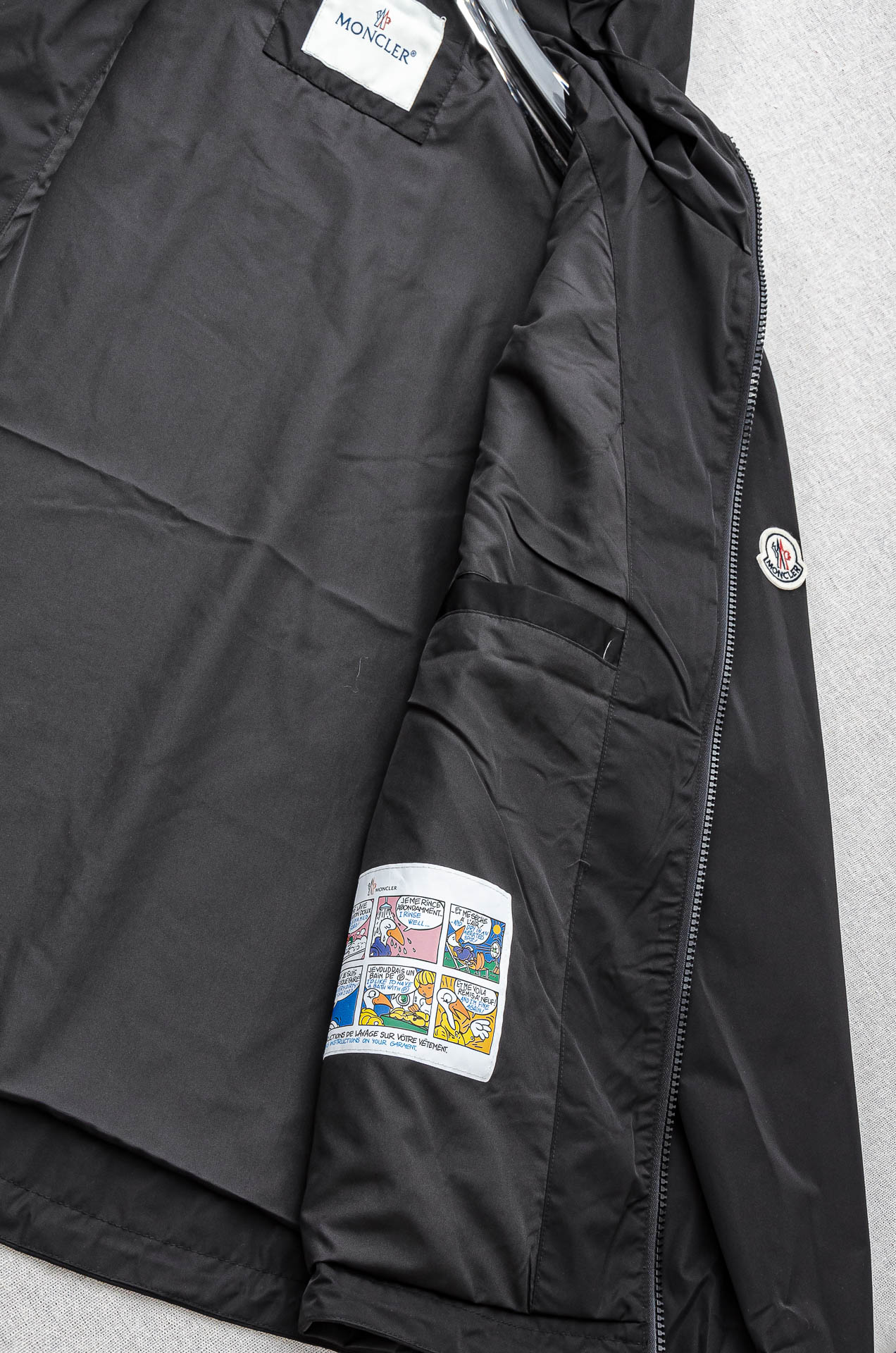 MONCLER 蒙口2025春季新品，连帽防水夹克外套，同步官网发售！原厂代工出品，该款夹克外层超柔聚酯