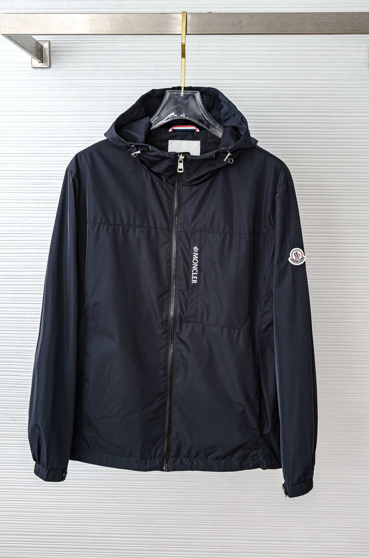 MONCLER 蒙口2025秋冬新品，连帽防水夹克外套，同步官网发售！原厂代工出品，该款夹克外层超柔聚酯