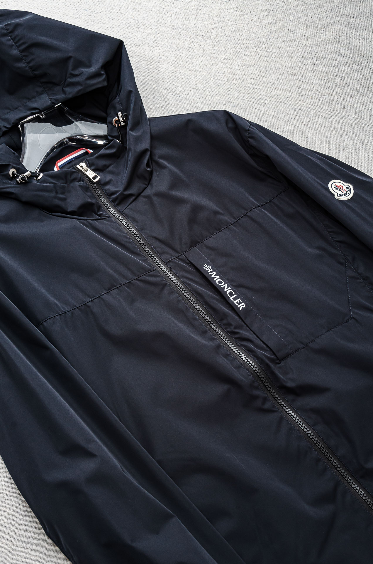 MONCLER 蒙口2025秋冬新品，连帽防水夹克外套，同步官网发售！原厂代工出品，该款夹克外层超柔聚酯