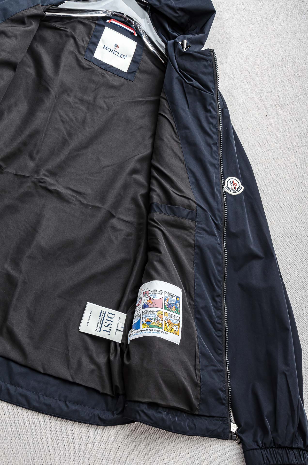 MONCLER 蒙口2025秋冬新品，连帽防水夹克外套，同步官网发售！原厂代工出品，该款夹克外层超柔聚酯