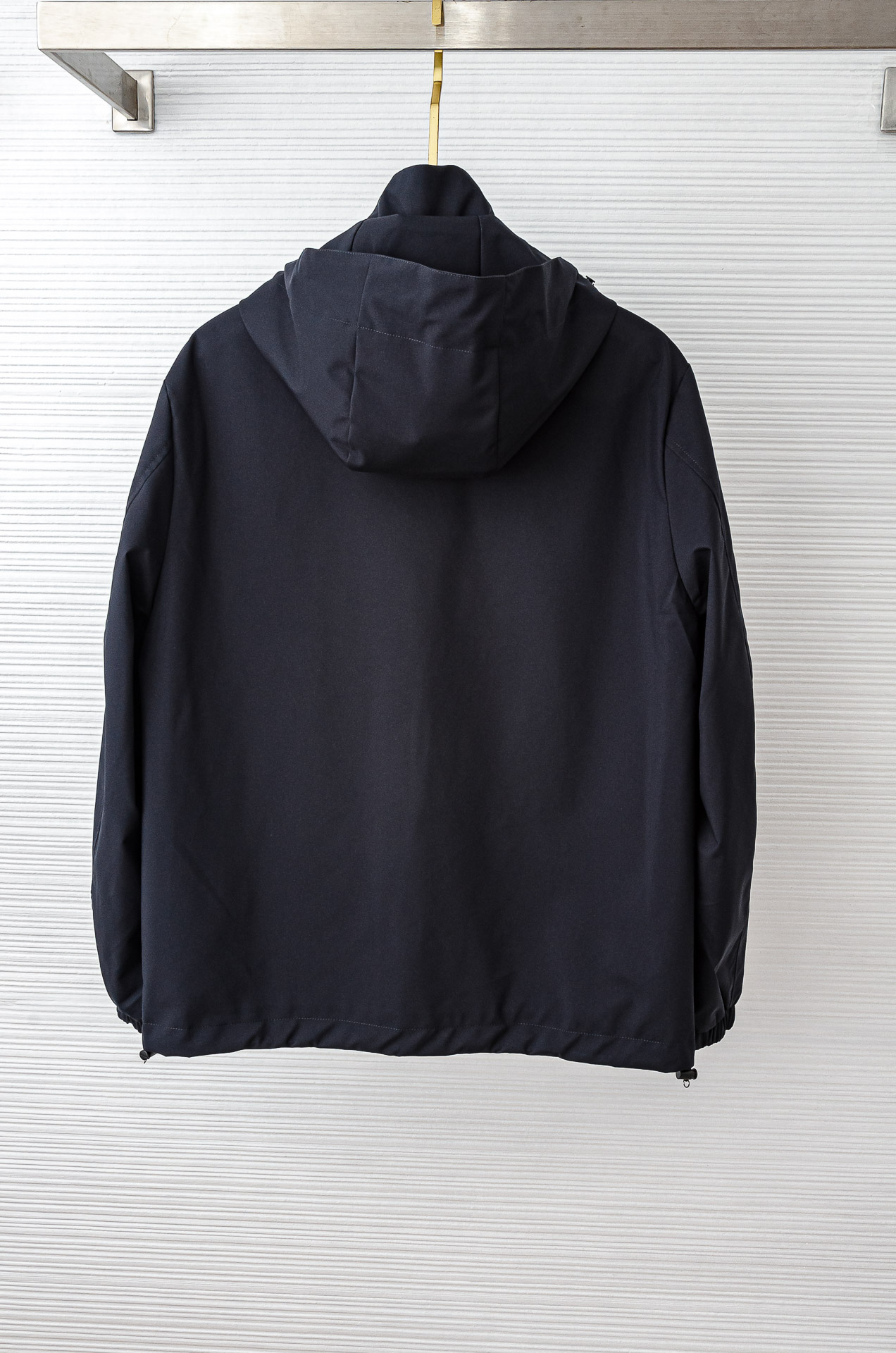 Pra*da 普拉达2025秋冬新品，可拆卸连帽防水夹克外套，同步官网发售！原厂代工出品，该款夹克外层超