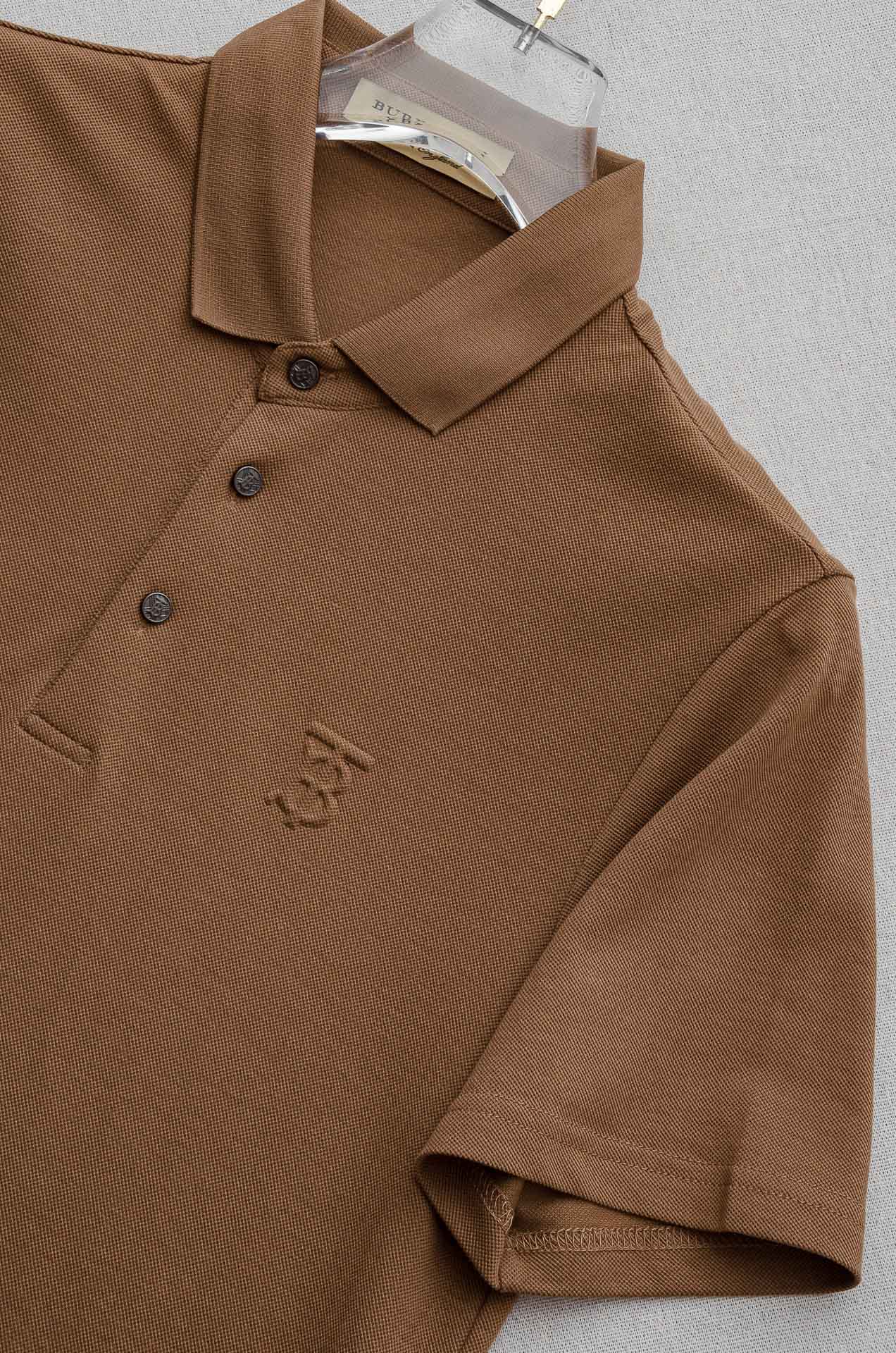 Burberry 巴宝莉2026SS客供精梳棉+再生纤维素纤维网眼珠地丝光处理丝滑透气凉爽定织翻领男士商