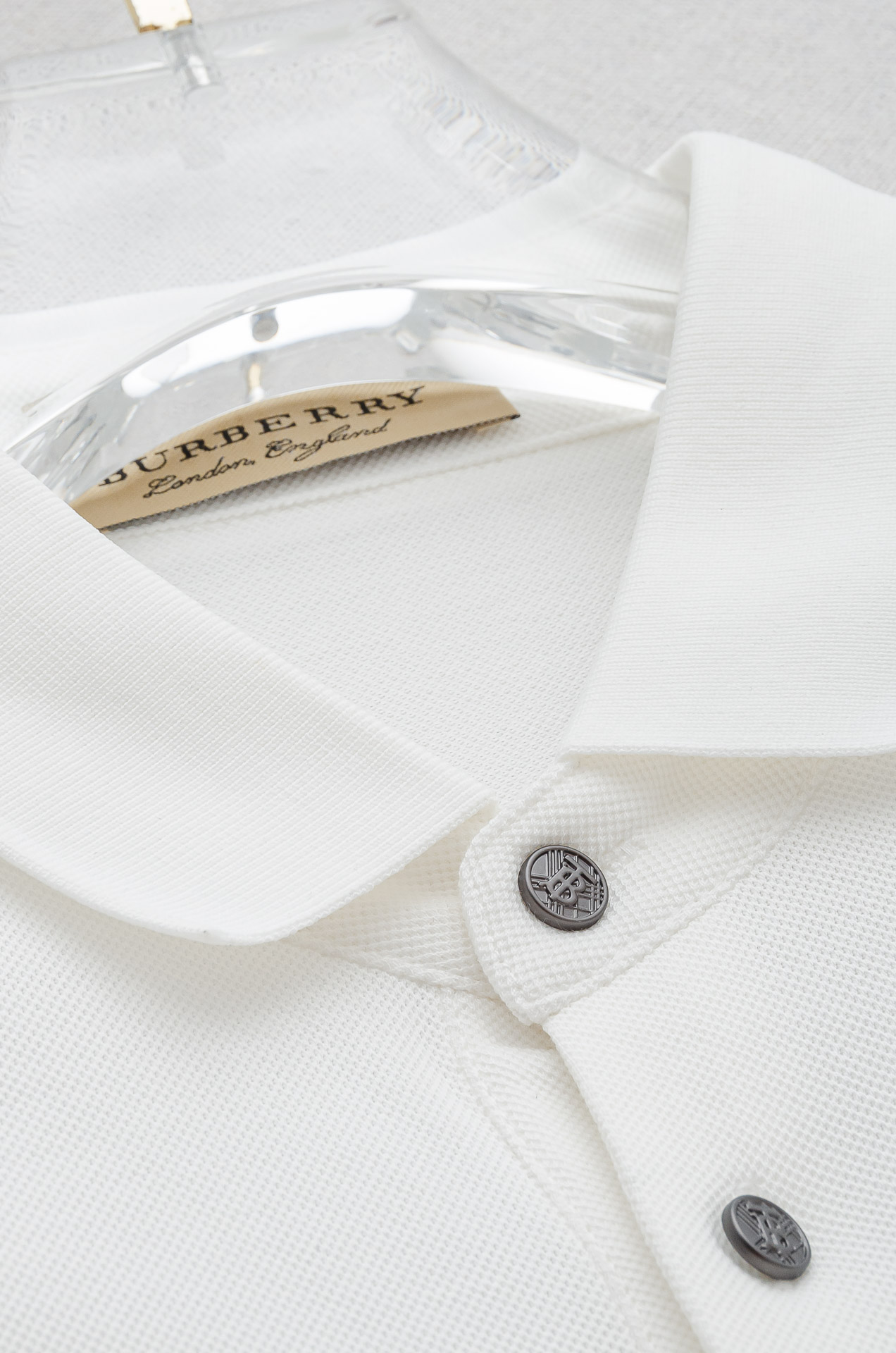 Burberry 巴宝莉2026SS客供精梳棉+再生纤维素纤维网眼珠地丝光处理丝滑透气凉爽定织翻领男士商