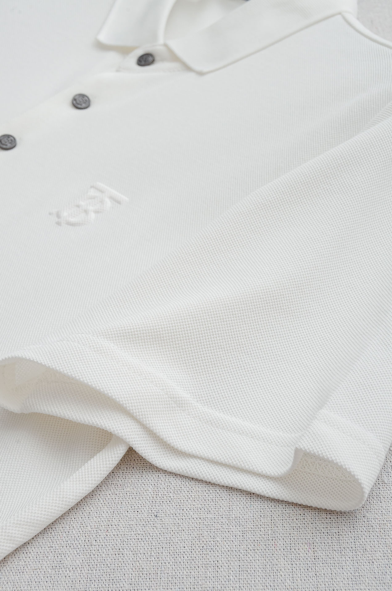 Burberry 巴宝莉2026SS客供精梳棉+再生纤维素纤维网眼珠地丝光处理丝滑透气凉爽定织翻领男士商