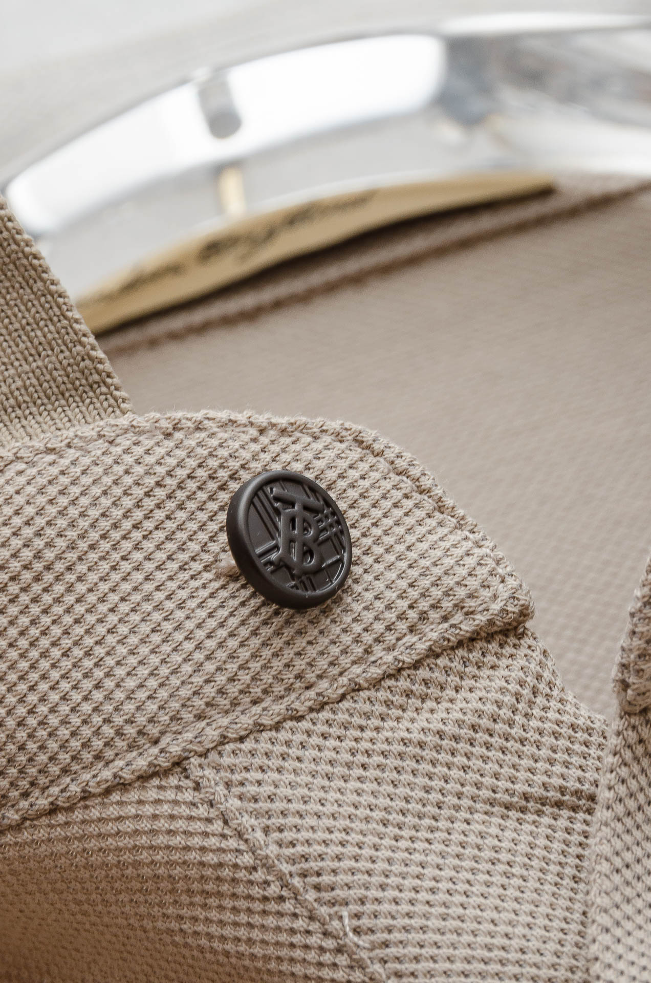 Burberry 巴宝莉2026SS客供精梳棉+再生纤维素纤维网眼珠地丝光处理丝滑透气凉爽定织翻领男士商