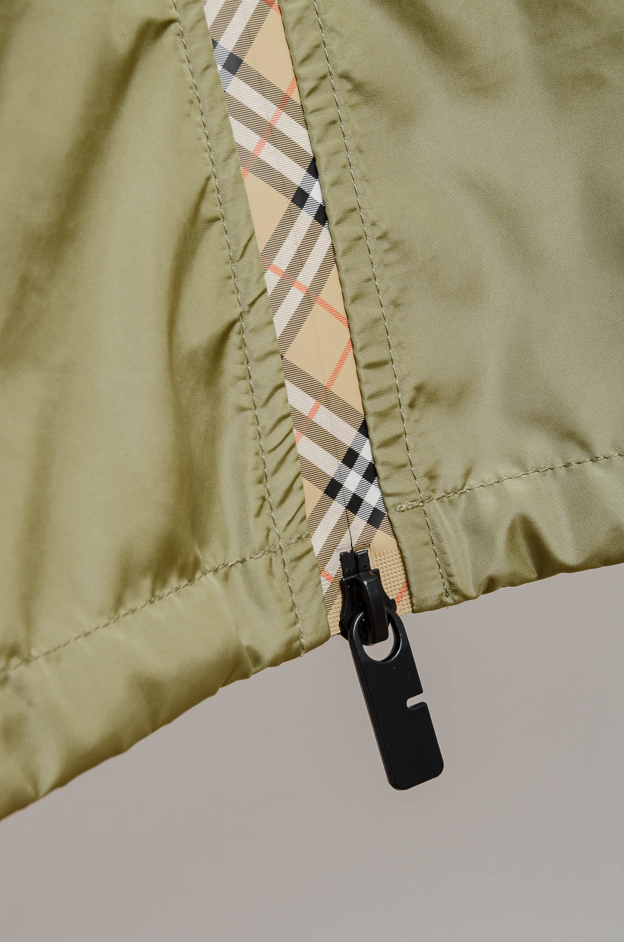 ☀️☀️BBR 巴宝莉2025男士夹克防晒服#全新户外轻薄防晒外套上线，整体超前时髦的设计，打破设计师以