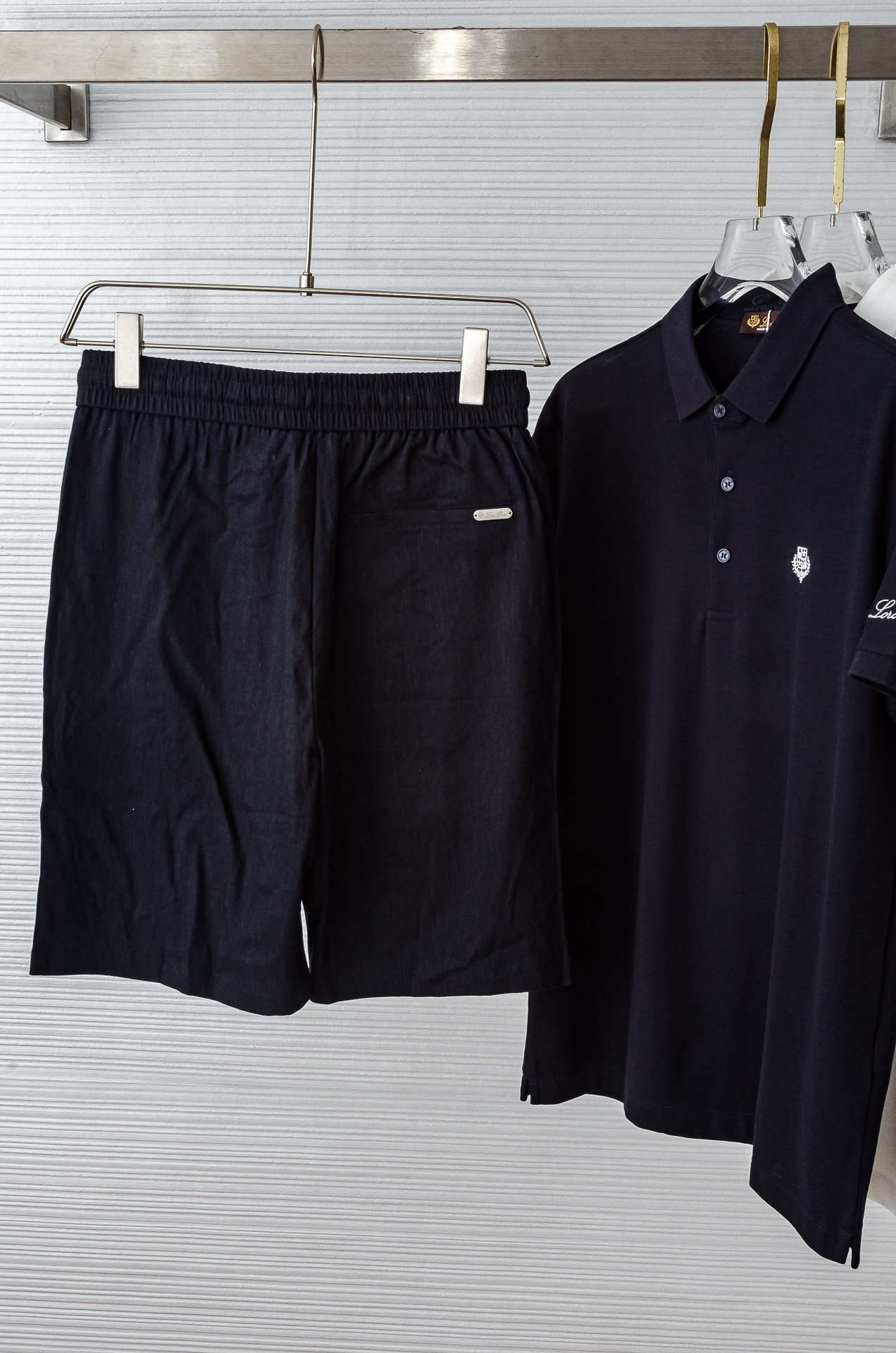 Luxurious Leaf Fabric Queen’s Recreational Shorts for Ultimate Cooling Comfort - 图片 2