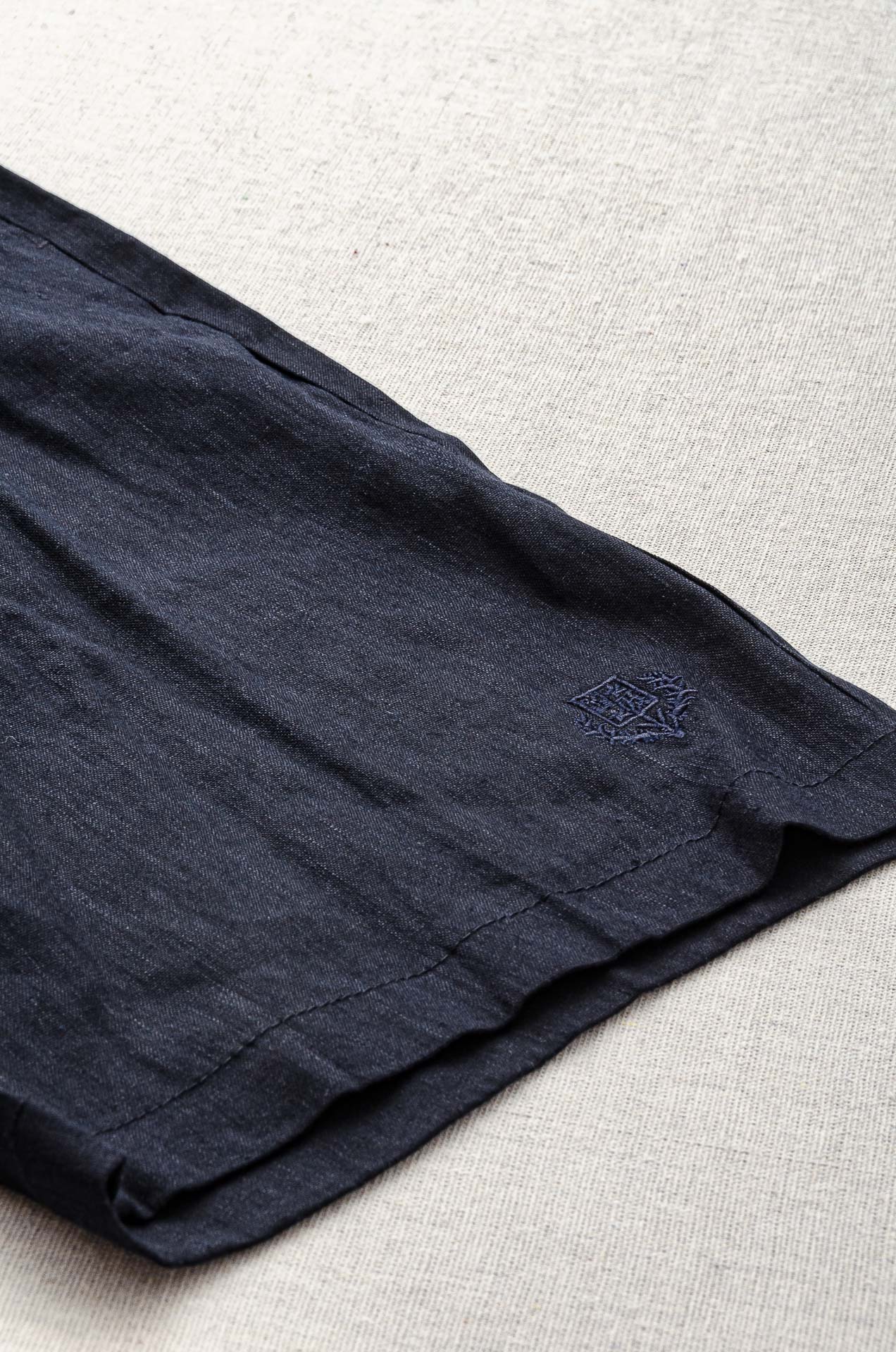 Luxurious Leaf Fabric Queen’s Recreational Shorts for Ultimate Cooling Comfort - 图片 5