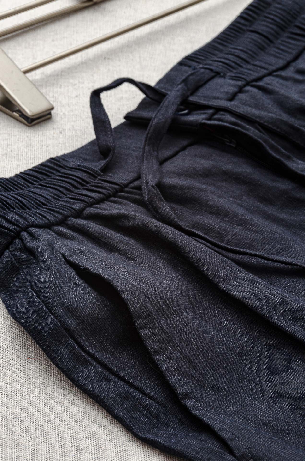 Luxurious Leaf Fabric Queen’s Recreational Shorts for Ultimate Cooling Comfort - 图片 7