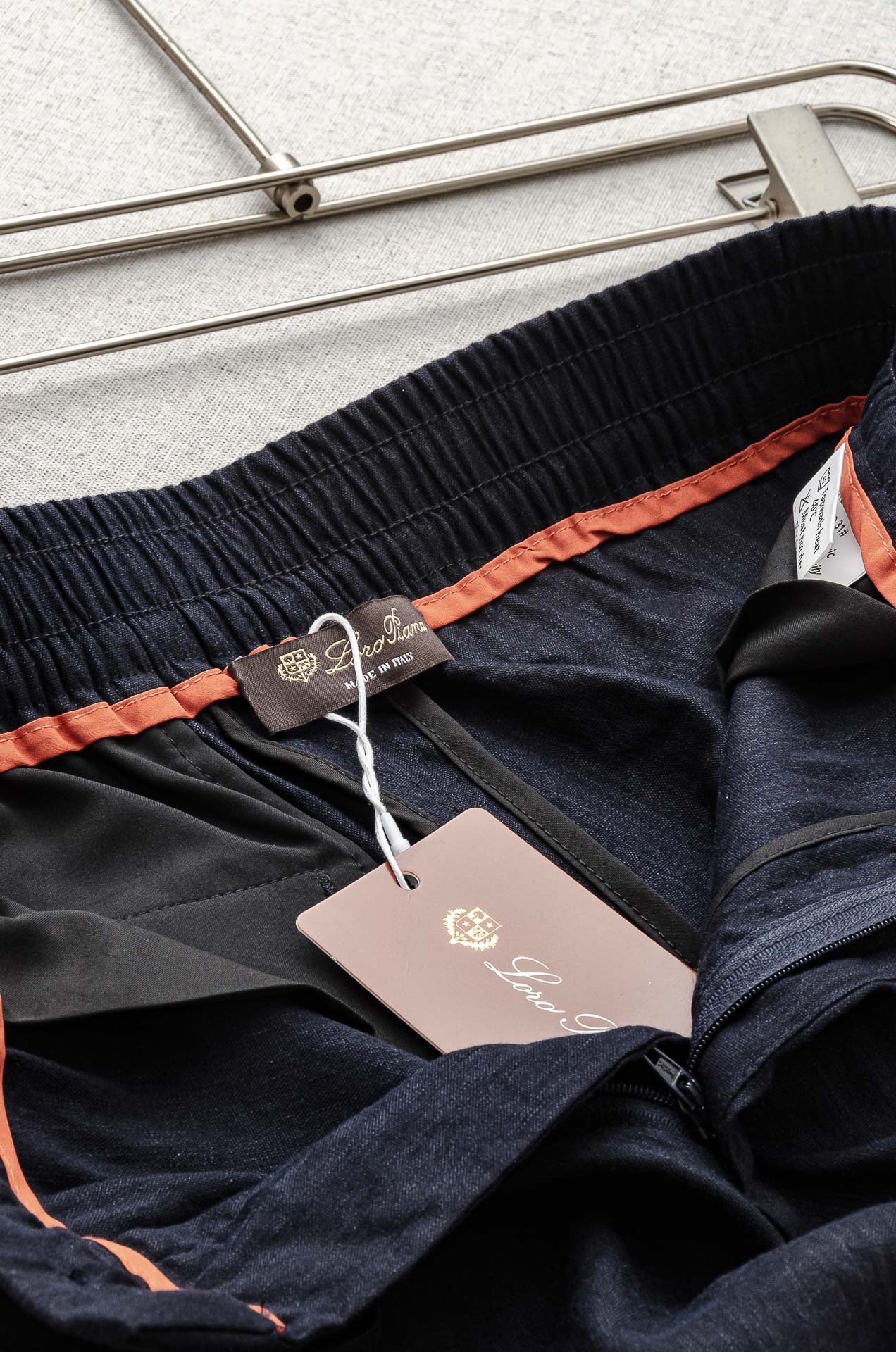 Luxurious Leaf Fabric Queen’s Recreational Shorts for Ultimate Cooling Comfort - 图片 8