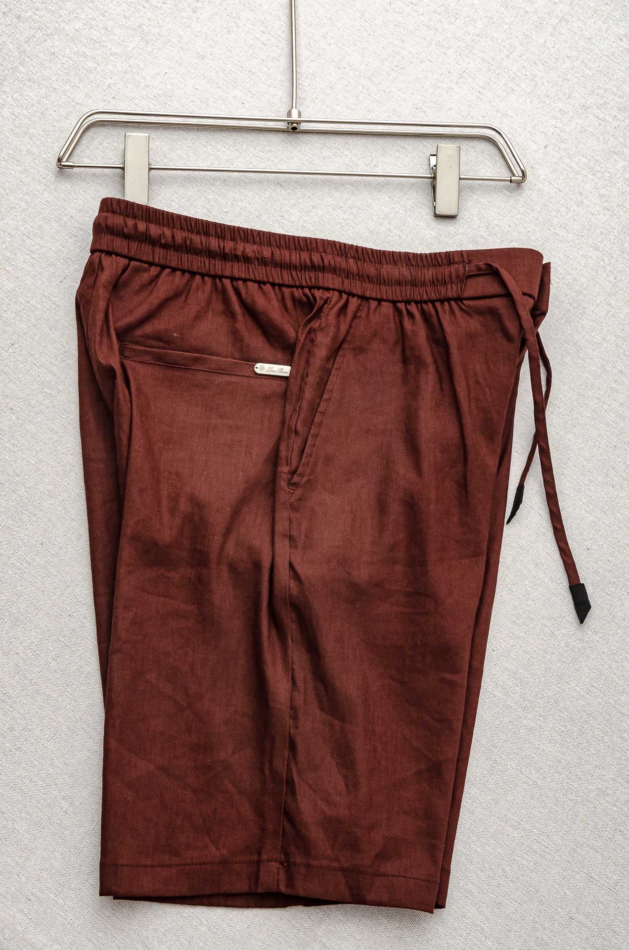 Luxurious Leaf Fabric Queen’s Recreational Shorts for Ultimate Cool Comfort - 图片 3