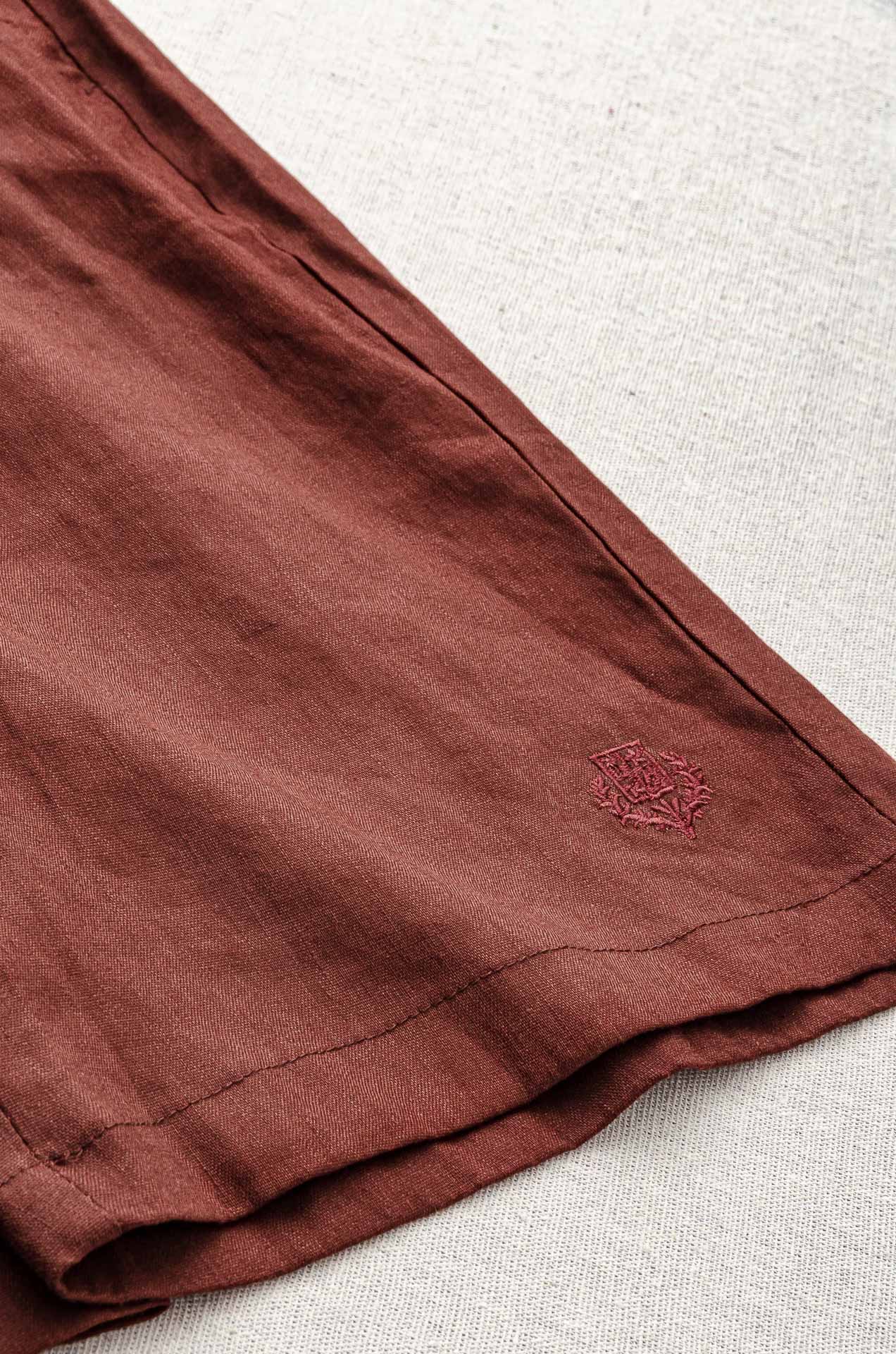 Luxurious Leaf Fabric Queen’s Recreational Shorts for Ultimate Cool Comfort - 图片 4