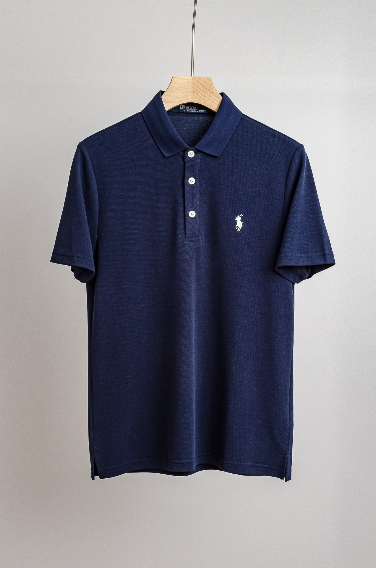 NO:525872,Paul polo 2025// Men's business and casual solid color lapel short-sleeved POLO shirt #Customer supplies imported bead floor cotton fabrics, selected high-quality long-length cotton raw materials, all fabric attributes are excellent, the mesh structure is delicate and natural, after washing, the texture becomes more affinity, comfort and breathability are perfect, the touch experience is self-evident, and the ultimate luxury enjoyment!  Details are exquisite and perfect, and the craftsmanship is demonstrated everywhere. The fashionable three-button opening and closing placket is full of temperament, elegant and capable, with both styles and excellent versatility! Size 48-56 M-3XL, T-shirt, alexander wang19860909保罗polo 2025//男士商务休闲纯色翻领短袖POLO衫#客供进口珠地棉面料,甄选上等长绒棉花原料,面料属性皆为上乘,网眼结构细腻自然,经过水洗后,肌理变得更具亲和力,舒适性与透气性完美兼备,触感体验不言而喻,奢华极致享受！细节精致出挑,品相完美如斯,处处彰显出匠心工艺,时尚三扣开合门襟,上身满满的气质感,优雅且干练,型格兼具,百搭实穿性极好的一款POLO衫! 尺码48-56 M-3XL,,T-shirt,alexander wang,Men's clothing