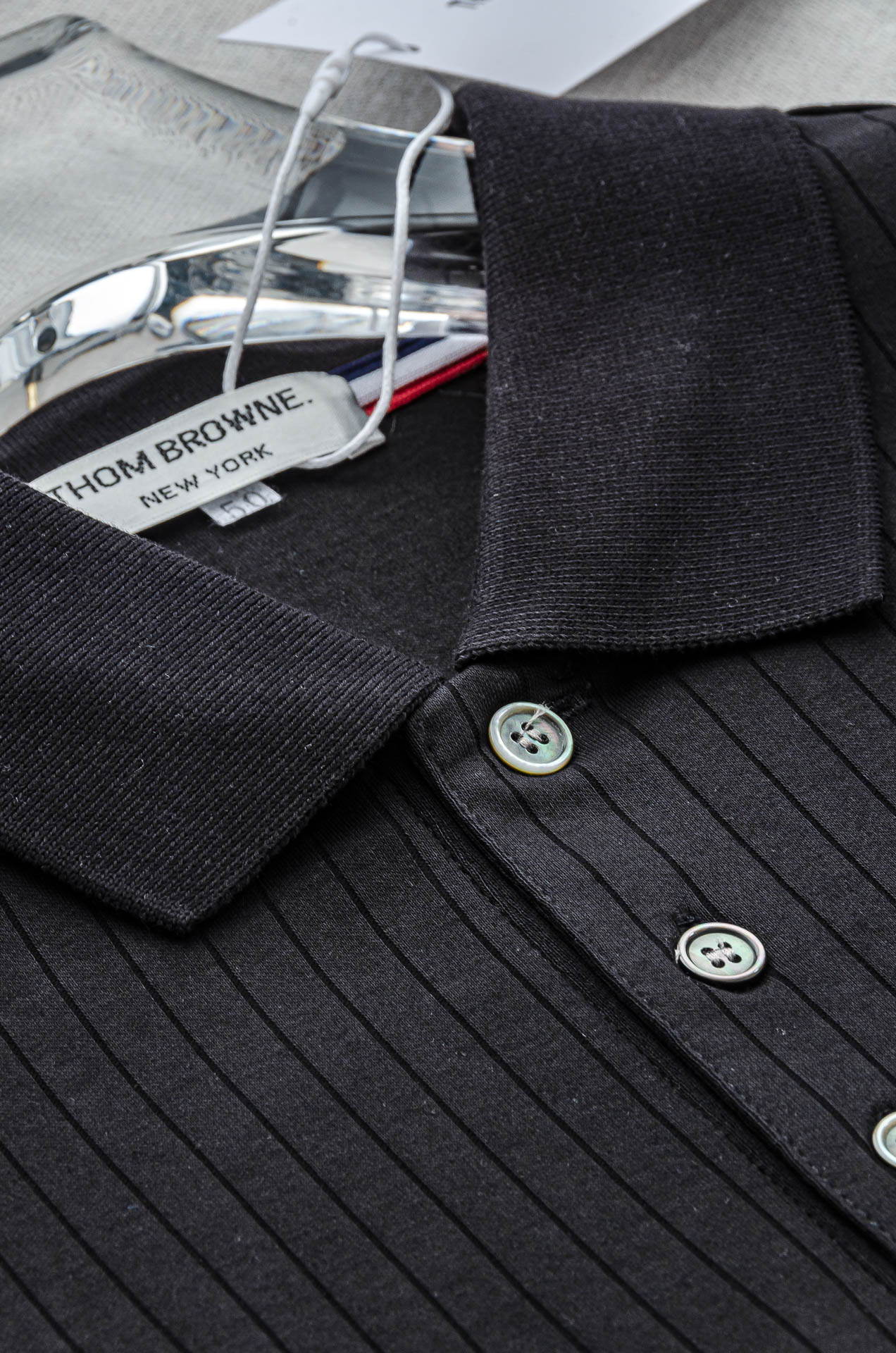 TB -2025ss 会呼吸的面料100%匹马棉胸前标志性装饰竖条纹肌理感男士翻领短袖T恤衫#面料精选生