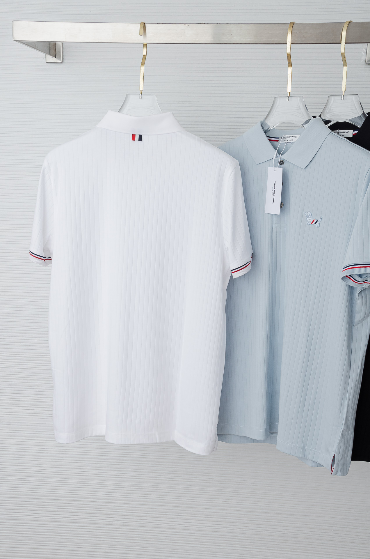 TB -2025ss 会呼吸的面料100%匹马棉胸前标志性装饰竖条纹肌理感男士翻领短袖T恤衫#面料精选生