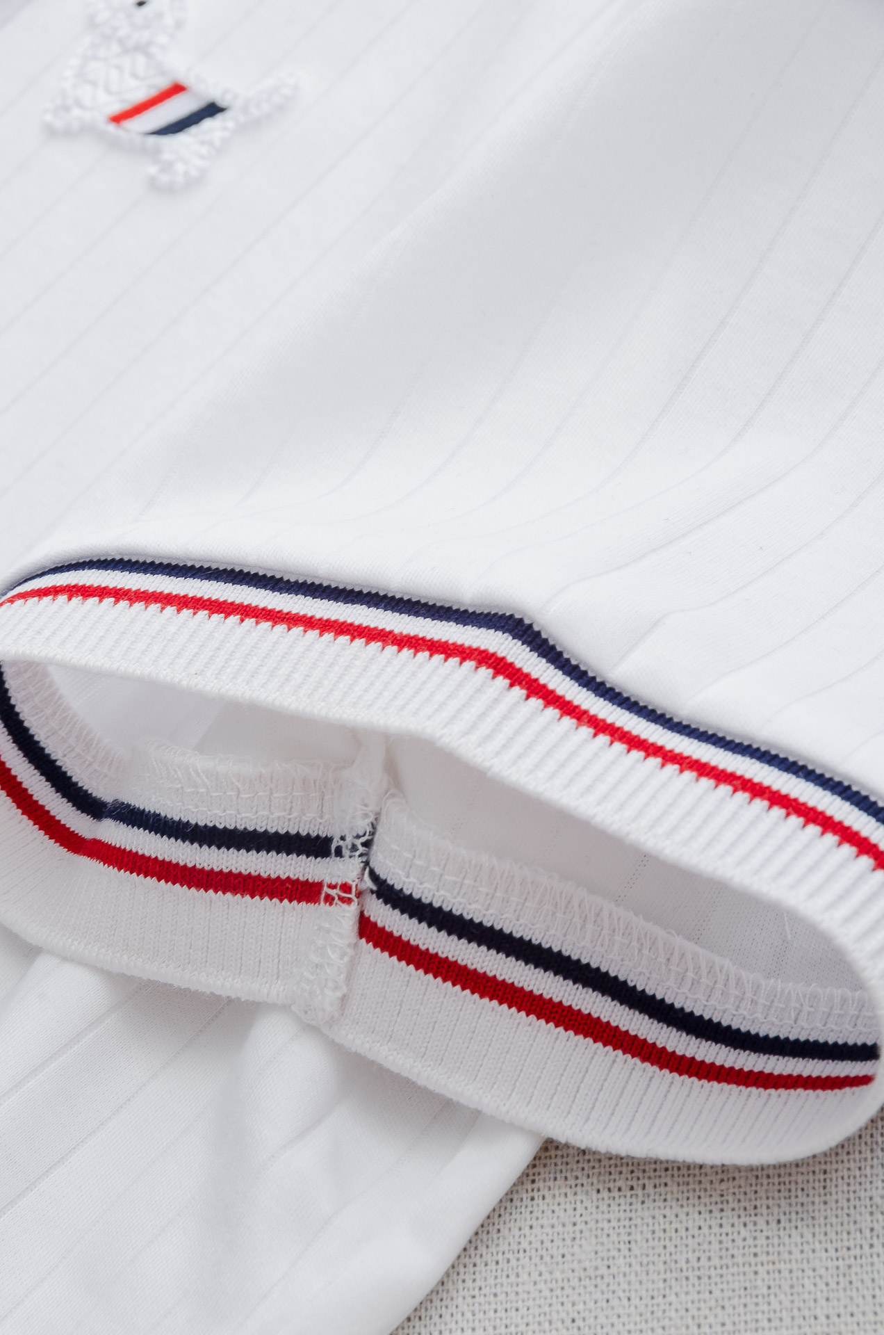 TB -2025ss 会呼吸的面料100%匹马棉胸前标志性装饰竖条纹肌理感男士翻领短袖T恤衫#面料精选生