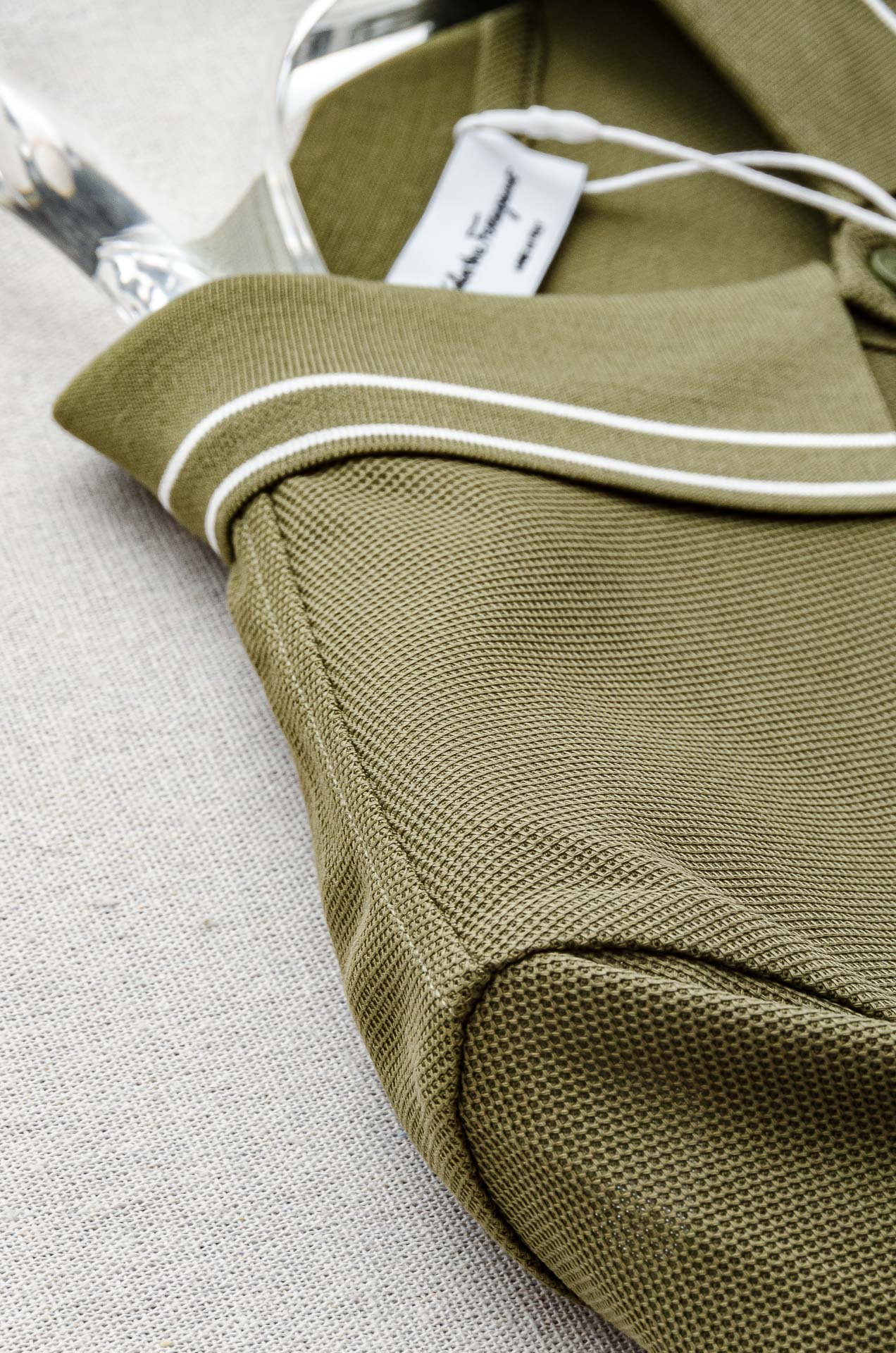 菲拉格慕2025ss 会呼吸的面料100%皮马棉胸前标志性刺绣装饰男士圆领短袖T恤衫#面料精选生长于美国