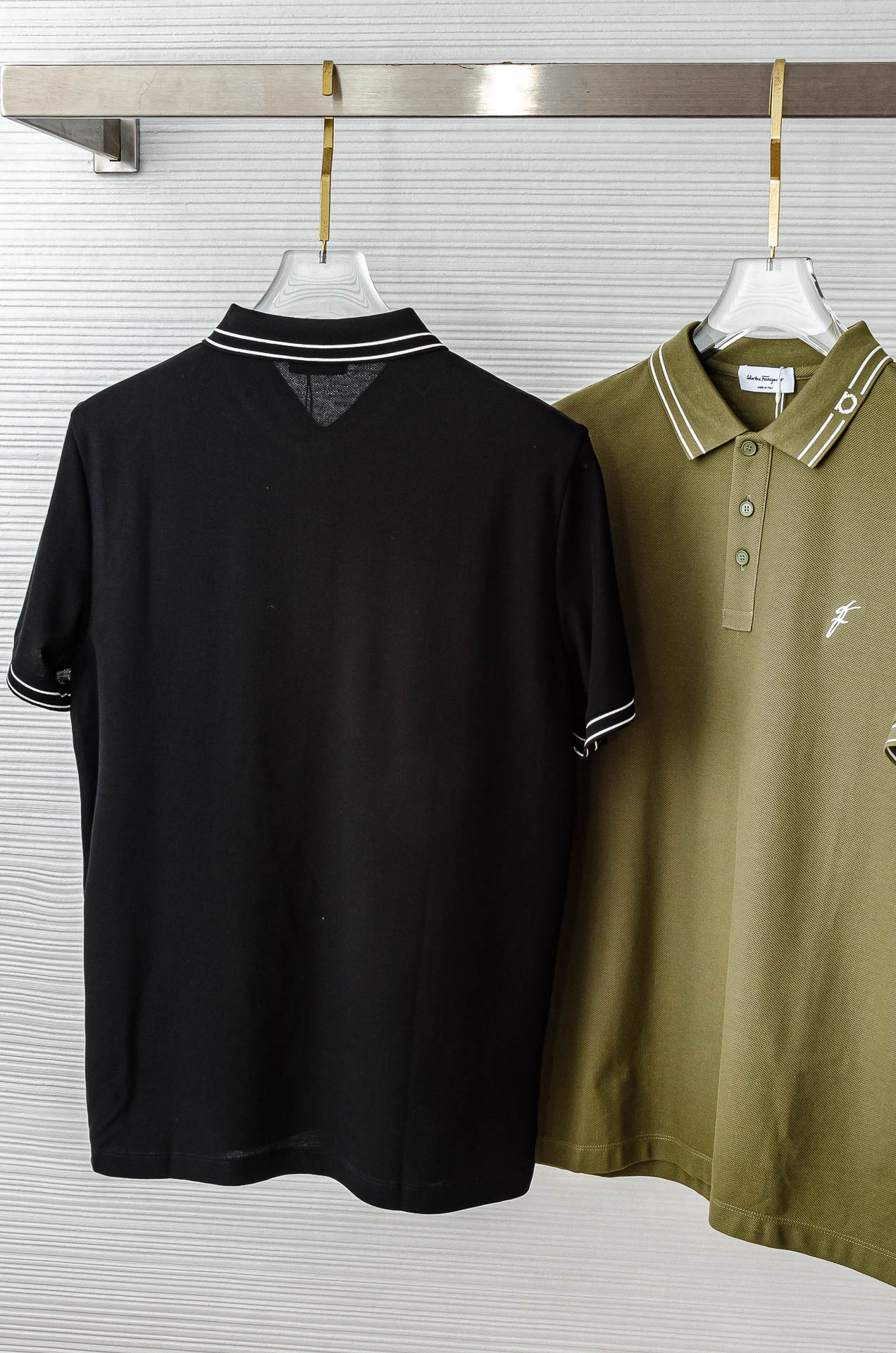 菲拉格慕2025ss 会呼吸的面料100%皮马棉胸前标志性刺绣装饰男士圆领短袖T恤衫#面料精选生长于美国