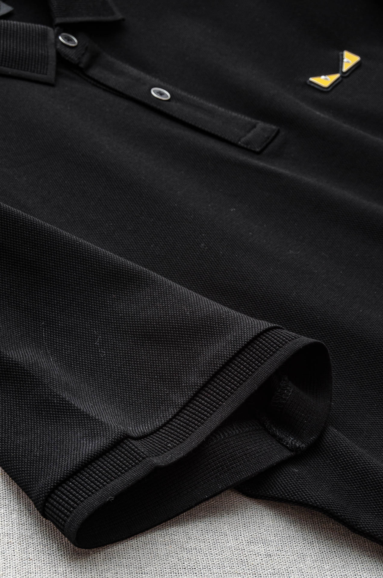 Fendi2025SS春夏新款网眼珠地Polo衫，男士翻领商务休闲短袖Polo衫！商务休闲皆宜的百搭款式