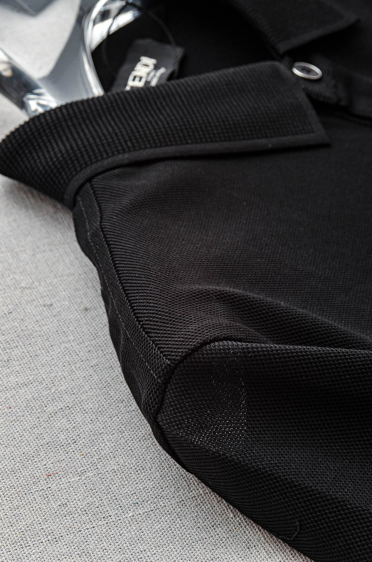 Fendi2025SS春夏新款网眼珠地Polo衫，男士翻领商务休闲短袖Polo衫！商务休闲皆宜的百搭款式