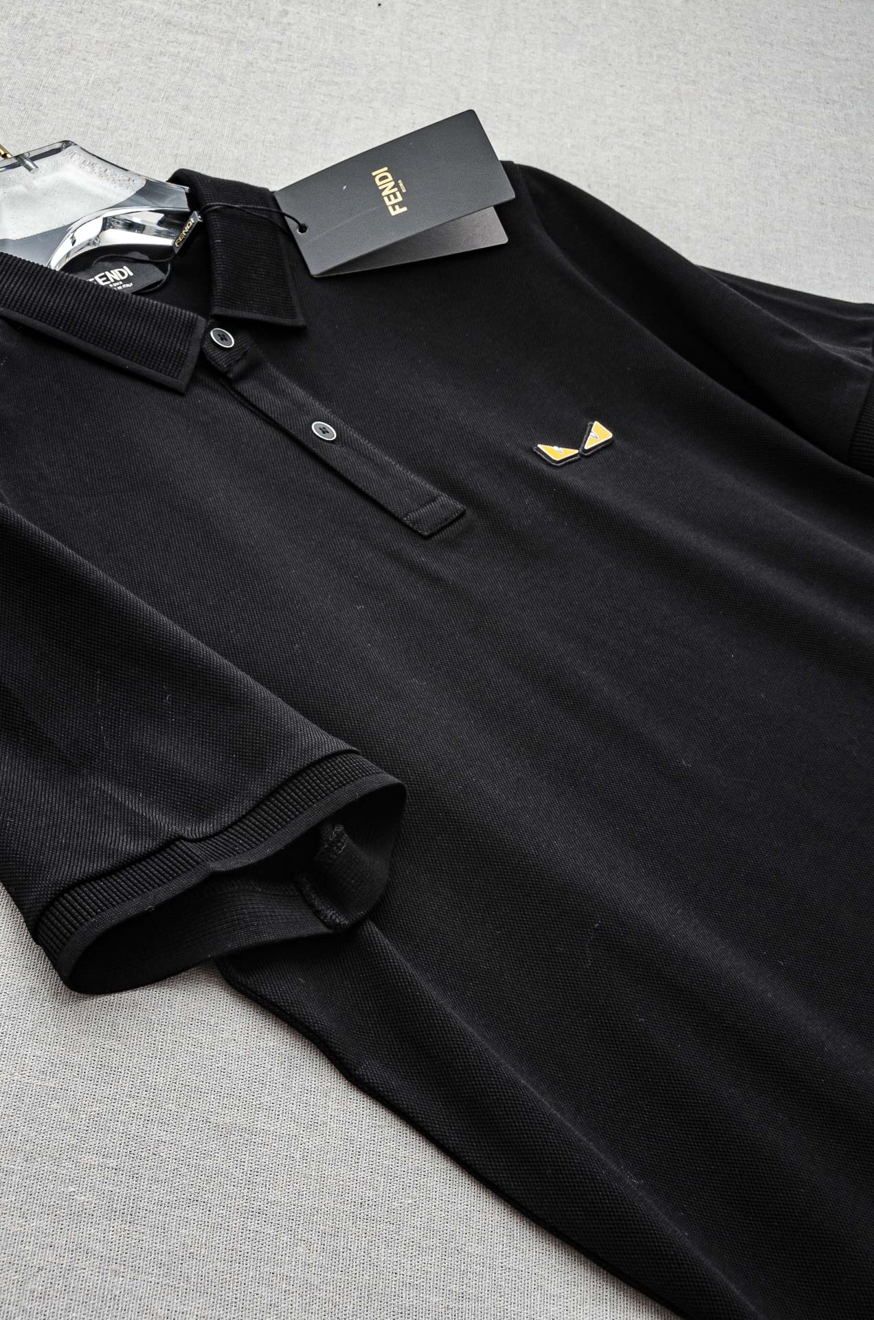 Fendi2025SS春夏新款网眼珠地Polo衫，男士翻领商务休闲短袖Polo衫！商务休闲皆宜的百搭款式