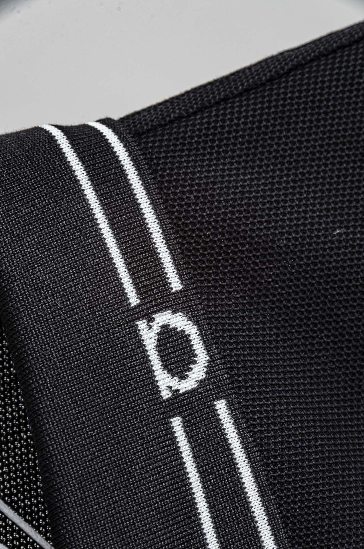 ☀️☀️ 菲拉格慕2025ss 会呼吸的面料100%皮马棉胸前标志性刺绣装饰男士圆领短袖T恤衫#面料精选