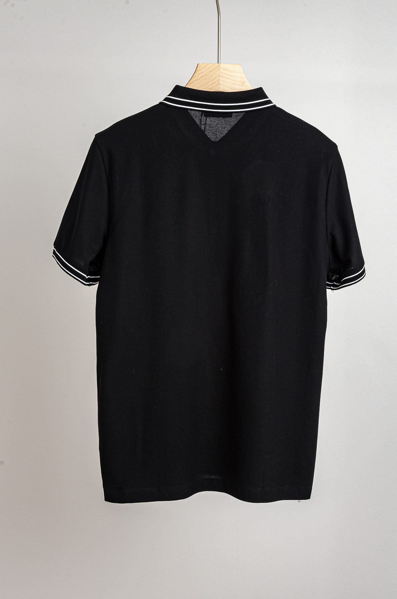 ☀️☀️ 菲拉格慕2025ss 会呼吸的面料100%皮马棉胸前标志性刺绣装饰男士圆领短袖T恤衫#面料精选