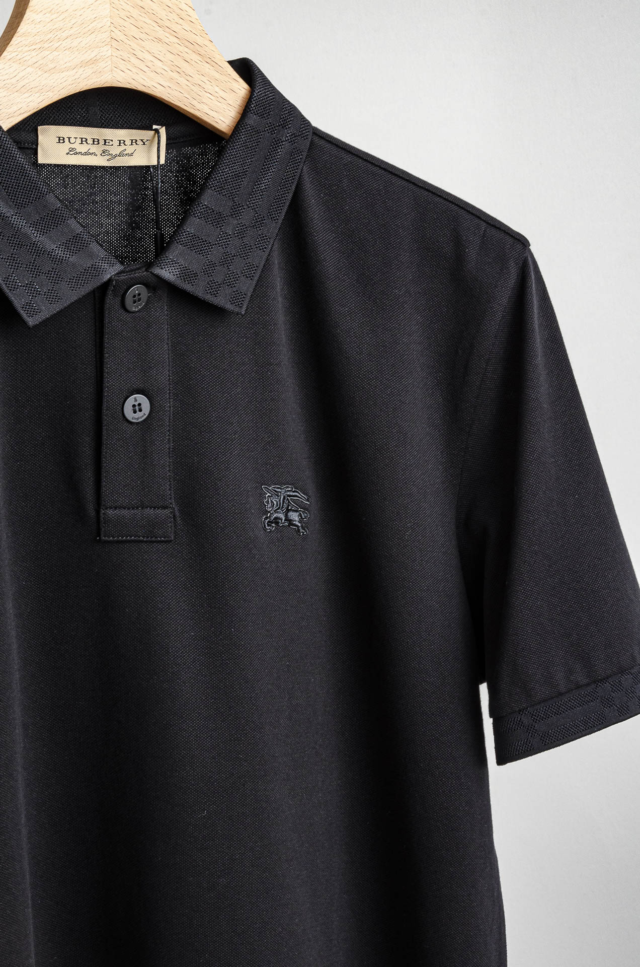 ☀️☀️ BURBERRY 巴宝莉25SS春夏新款网眼珠地液氨处理工艺Polo衫，男士经典条纹撞色翻领商