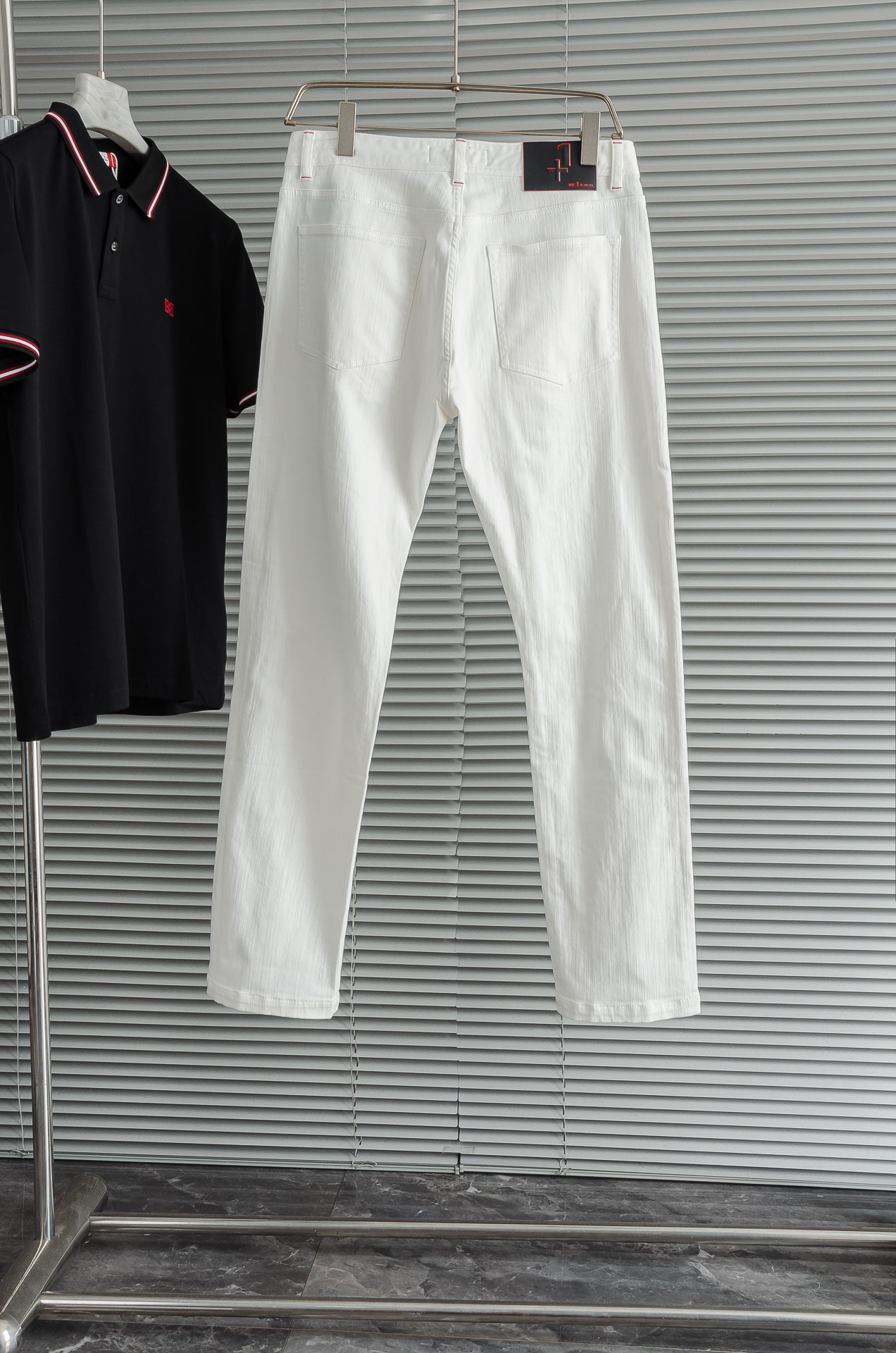 Kit# on 男士时装款商务休闲丹宁牛仔裤最新出品，巴黎秀场演绎款！！高端奢华且非常牛掰的一款丹宁裤装