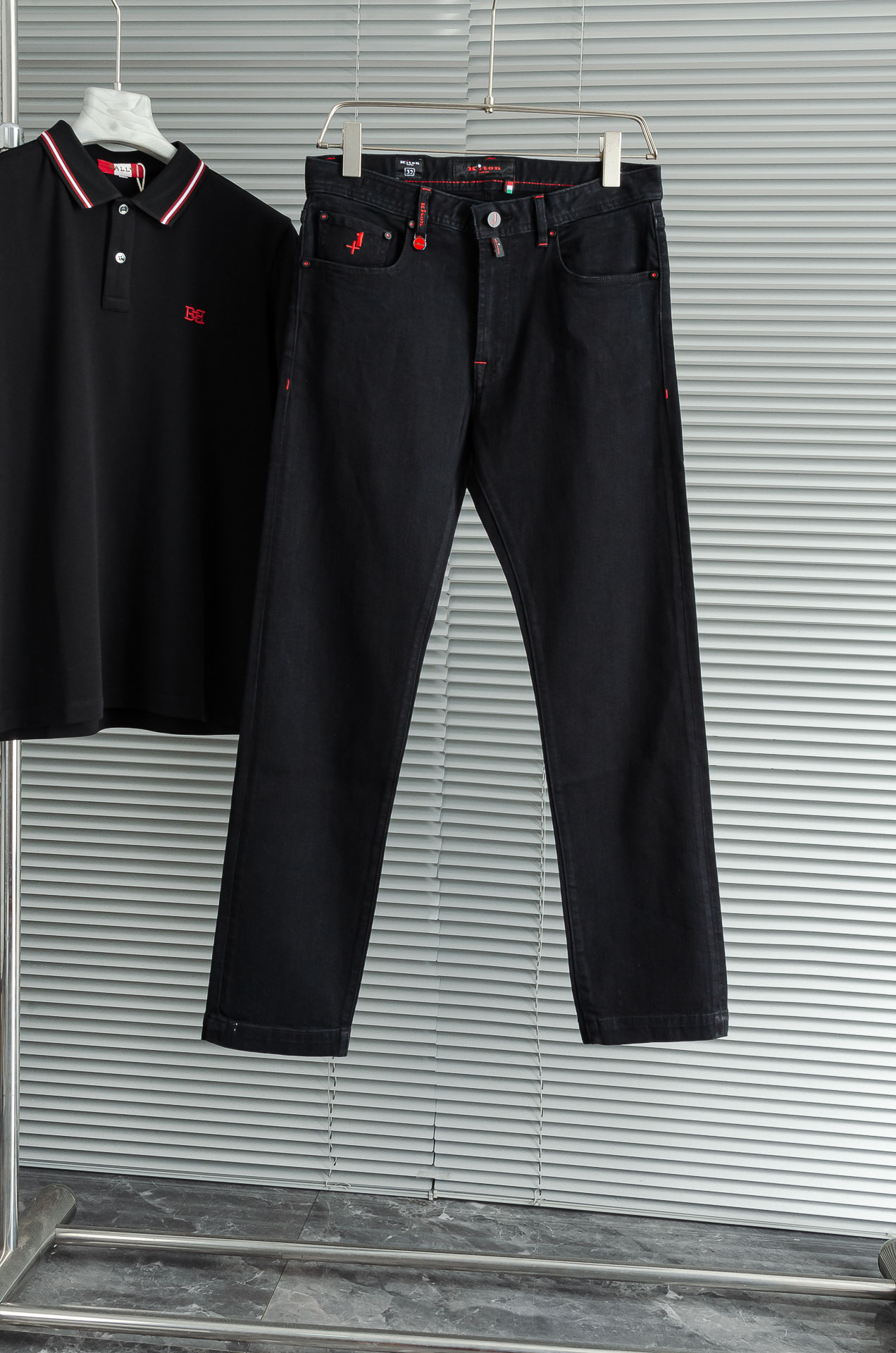 Kit# on 男士时装款商务休闲丹宁牛仔裤最新出品，巴黎秀场演绎款！！高端奢华且非常牛掰的一款丹宁裤装