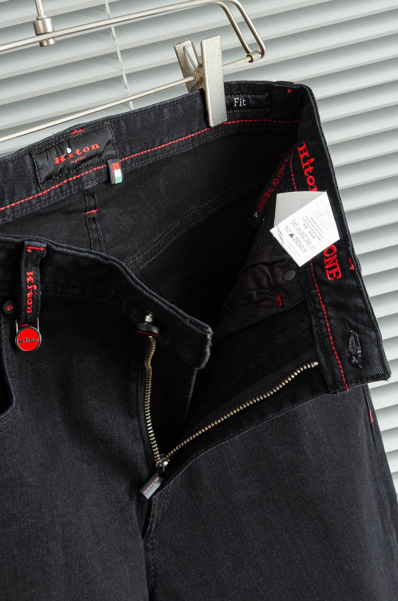 Kit# on 男士时装款商务休闲丹宁牛仔裤最新出品，巴黎秀场演绎款！！高端奢华且非常牛掰的一款丹宁裤装