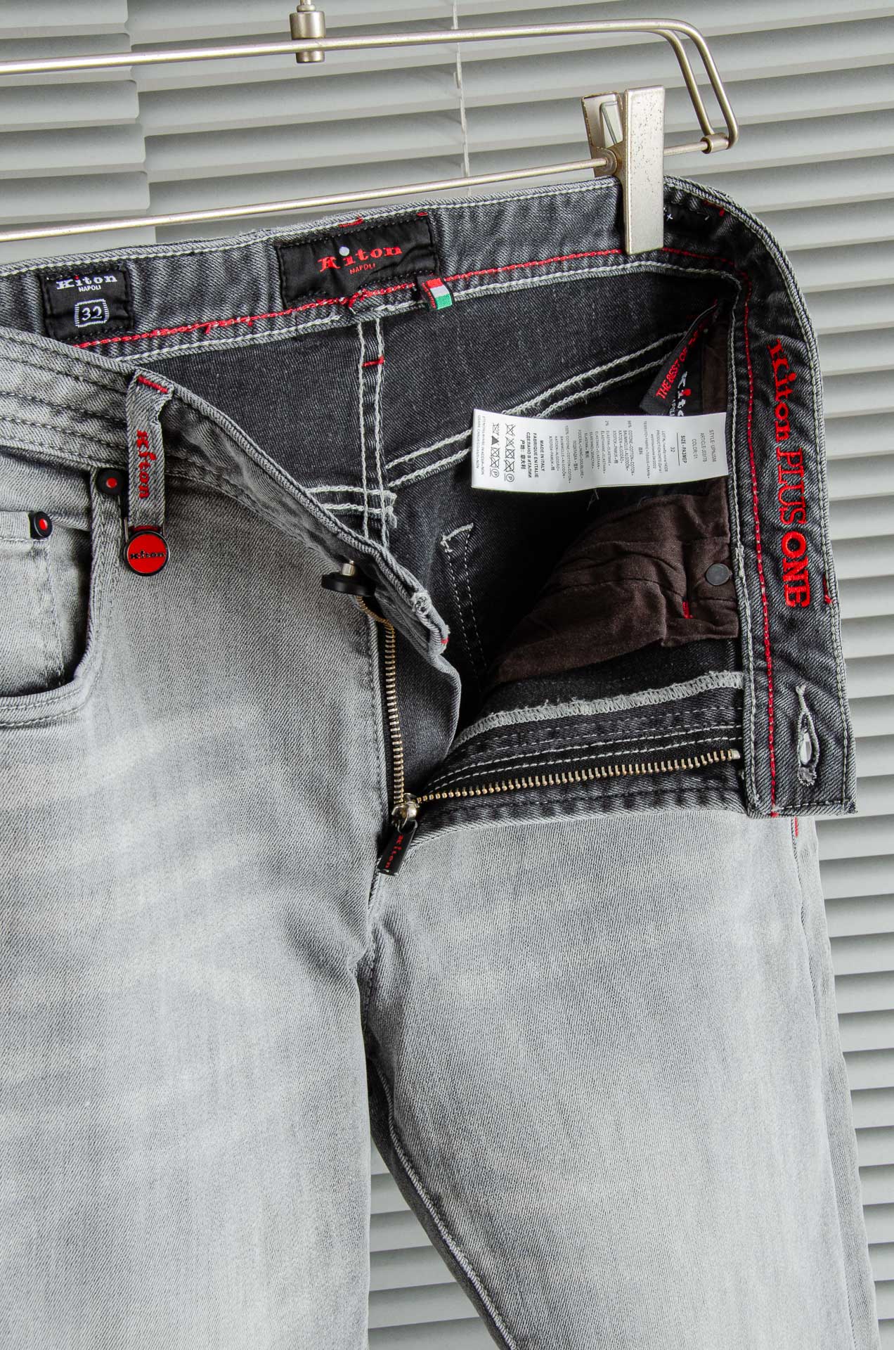 Kit# on 男士时装款商务休闲丹宁牛仔裤最新出品，巴黎秀场演绎款！！高端奢华且非常牛掰的一款丹宁裤装