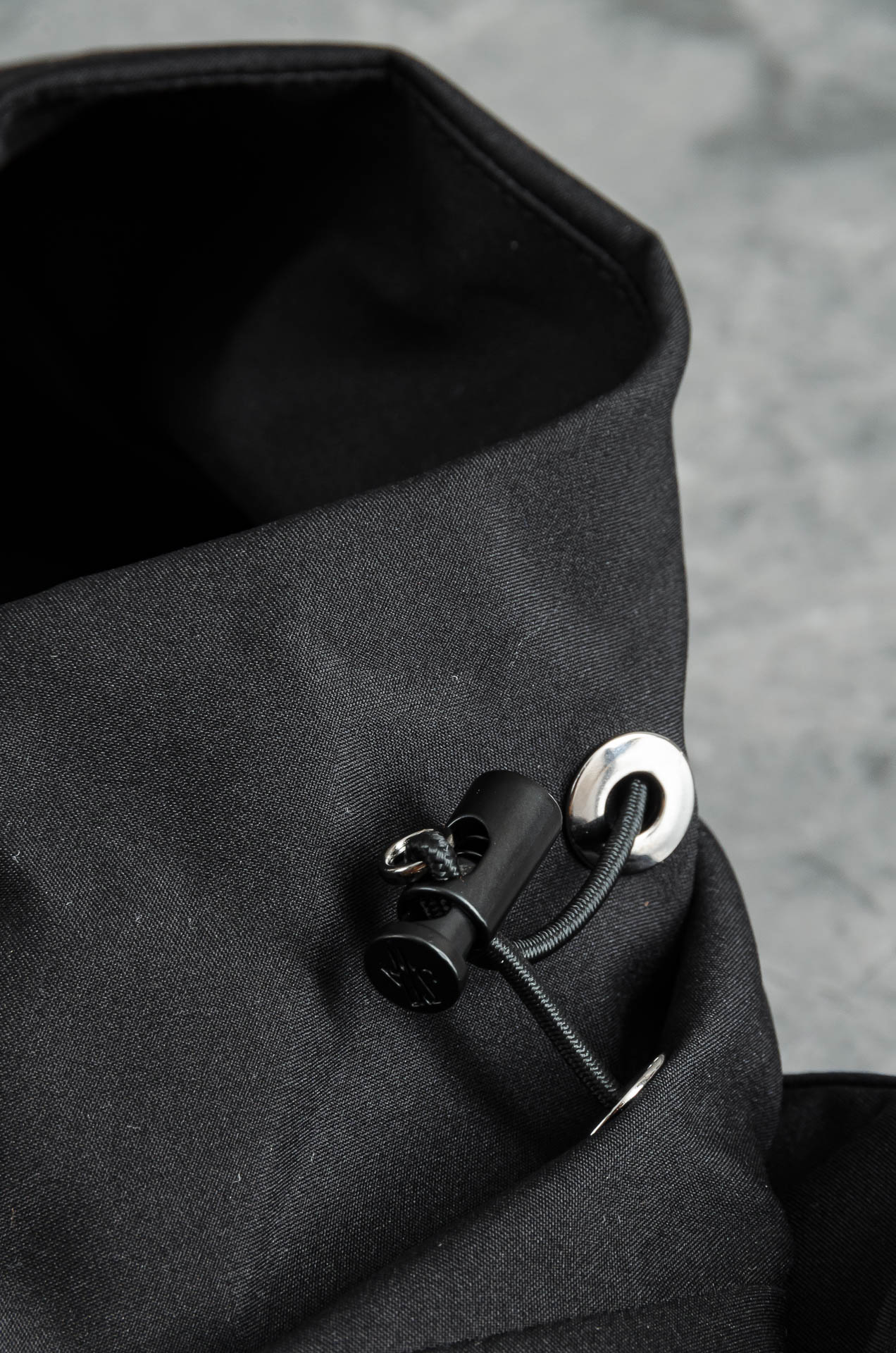 MONC* LER*.蒙口2025春季新品，连帽防水夹克外套#同步官网发售！该款夹克外层超柔聚酯纤维防风