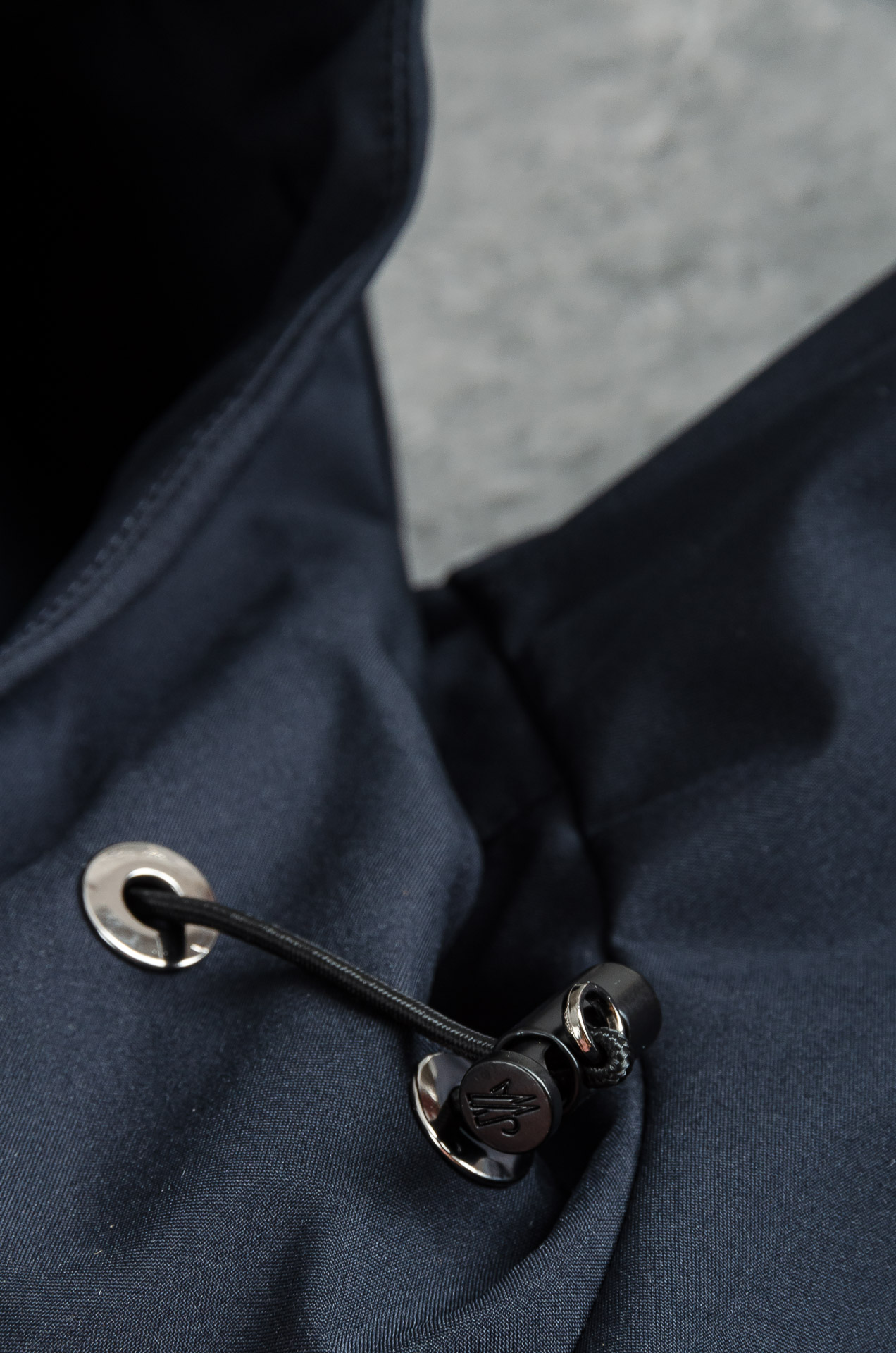 MONC* LER*.蒙口2025春季新品，连帽防水夹克外套#同步官网发售！该款夹克外层超柔聚酯纤维防风