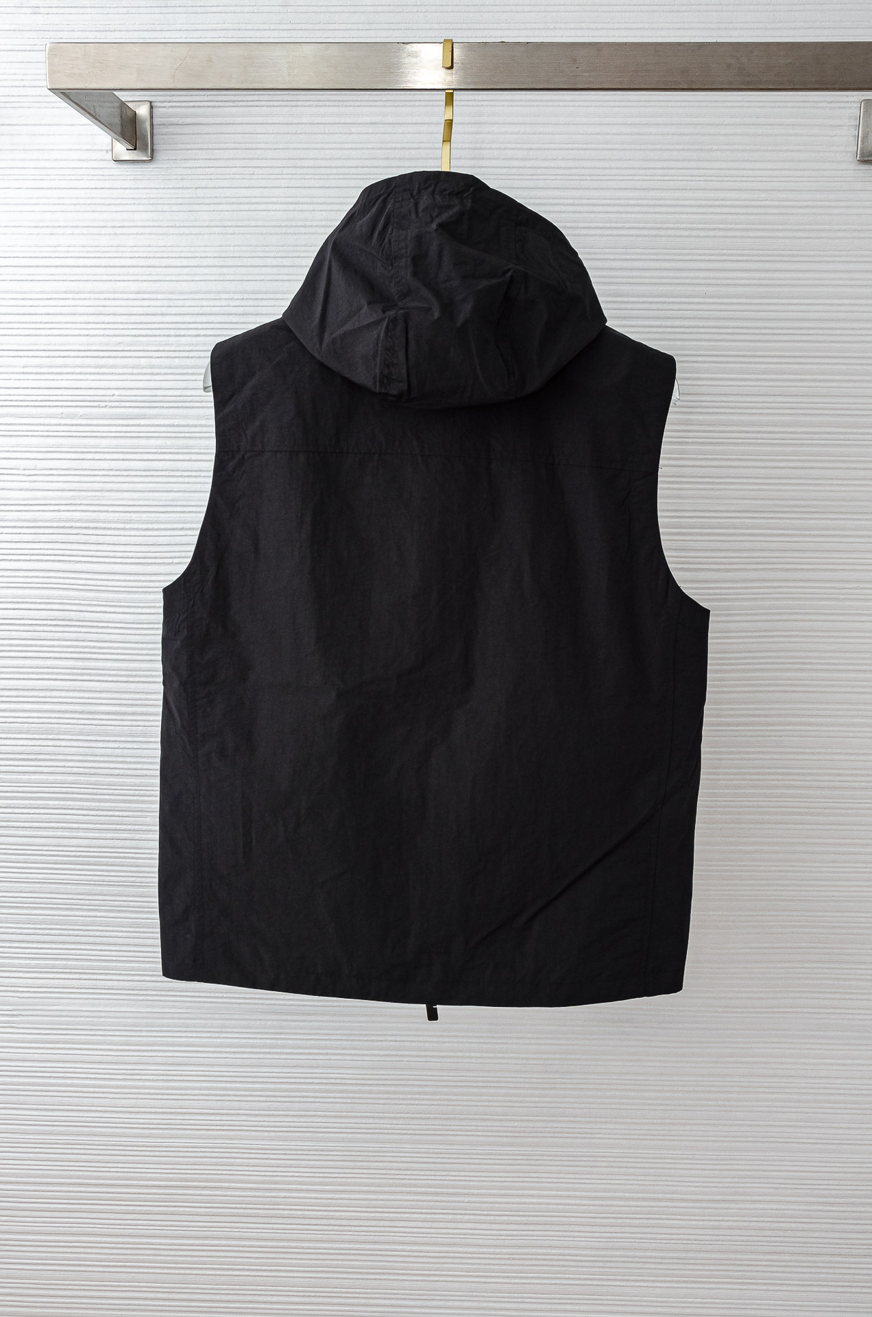 BBR 巴宝莉2025FW 秋冬最新连帽设计男士休闲马甲夹克外套#上身十分的舒适，质感超级的细腻且柔软。