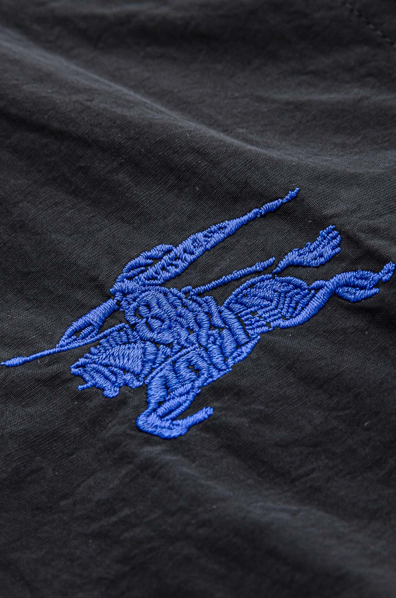 BBR 巴宝莉2025FW 秋冬最新连帽设计男士休闲马甲夹克外套#上身十分的舒适，质感超级的细腻且柔软。